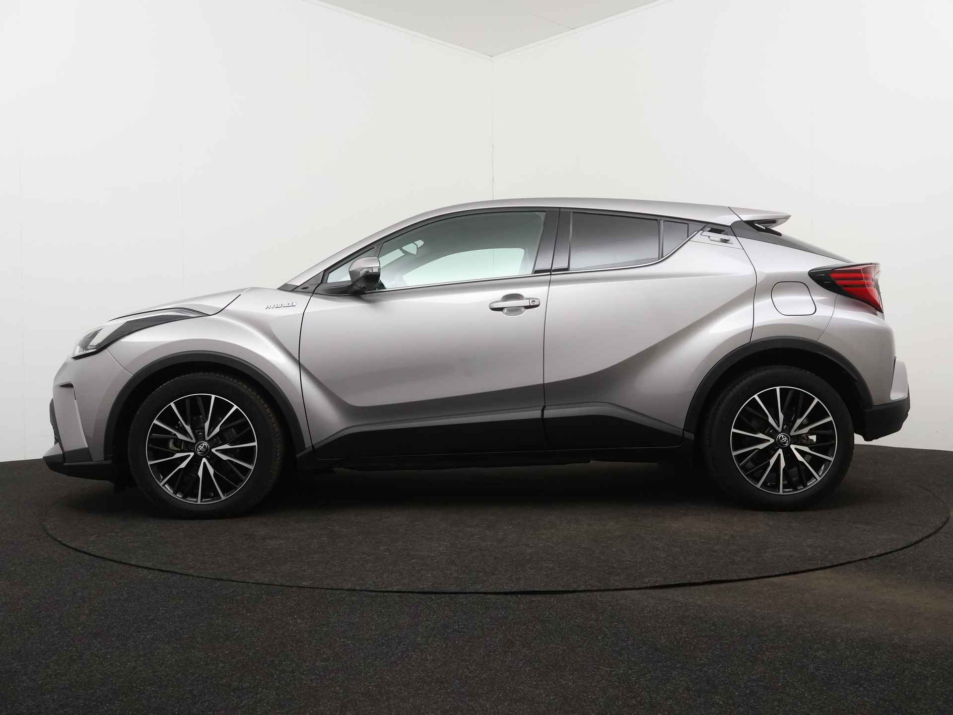 Toyota C-HR 1.8 Hybrid Executive Limited | JBL | Parkeersensoren | LED | LM velgen | Cruise Control Adaptief | Camera | Climate Control | Stoelverwarming | - 4/46