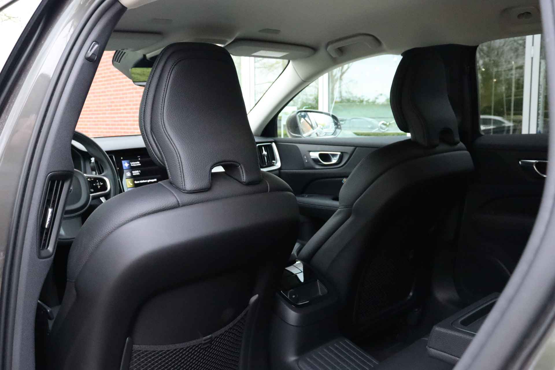 Volvo V60 T6 AWD Recharge Inscription | Stoelverwarming voor+achter | Elektrische bestuurdersstoel met geheugen | Keyless Drive | Lederen - 13/51