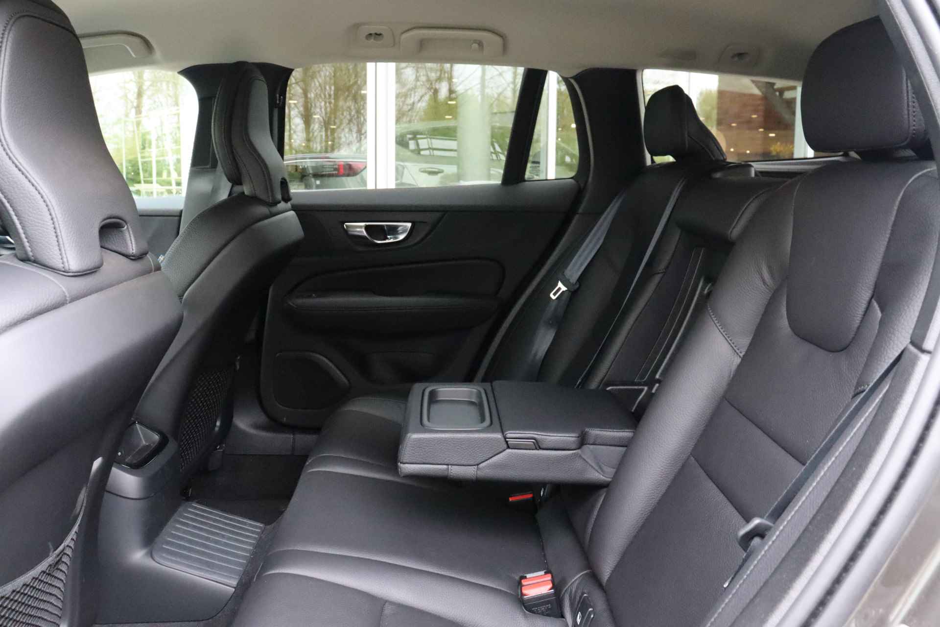 Volvo V60 T6 AWD Recharge Inscription | Stoelverwarming voor+achter | Elektrische bestuurdersstoel met geheugen | Keyless Drive | Lederen - 14/51