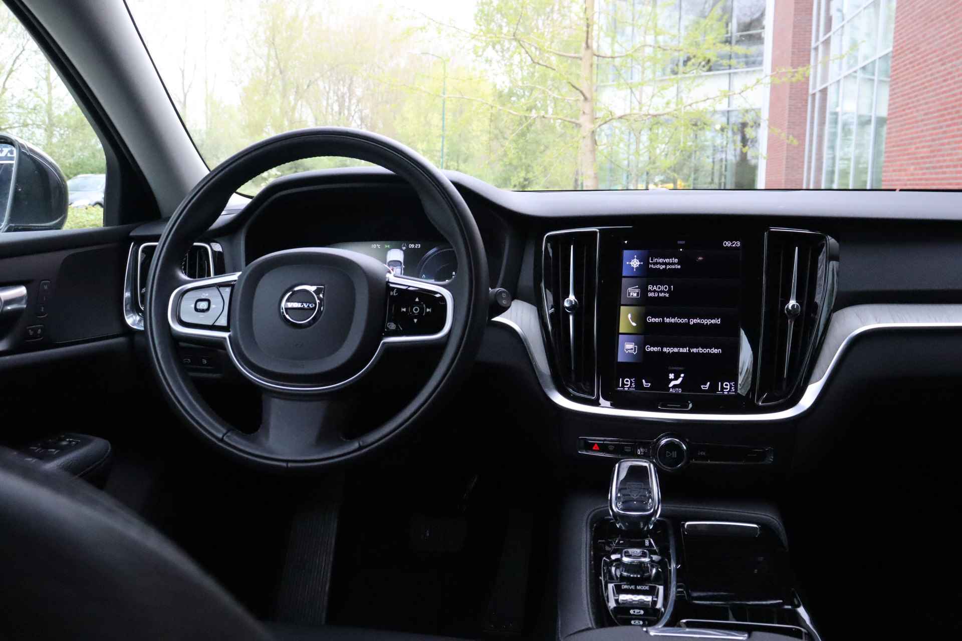 Volvo V60 T6 AWD Recharge Inscription | Stoelverwarming voor+achter | Elektrische bestuurdersstoel met geheugen | Keyless Drive | Lederen - 16/51