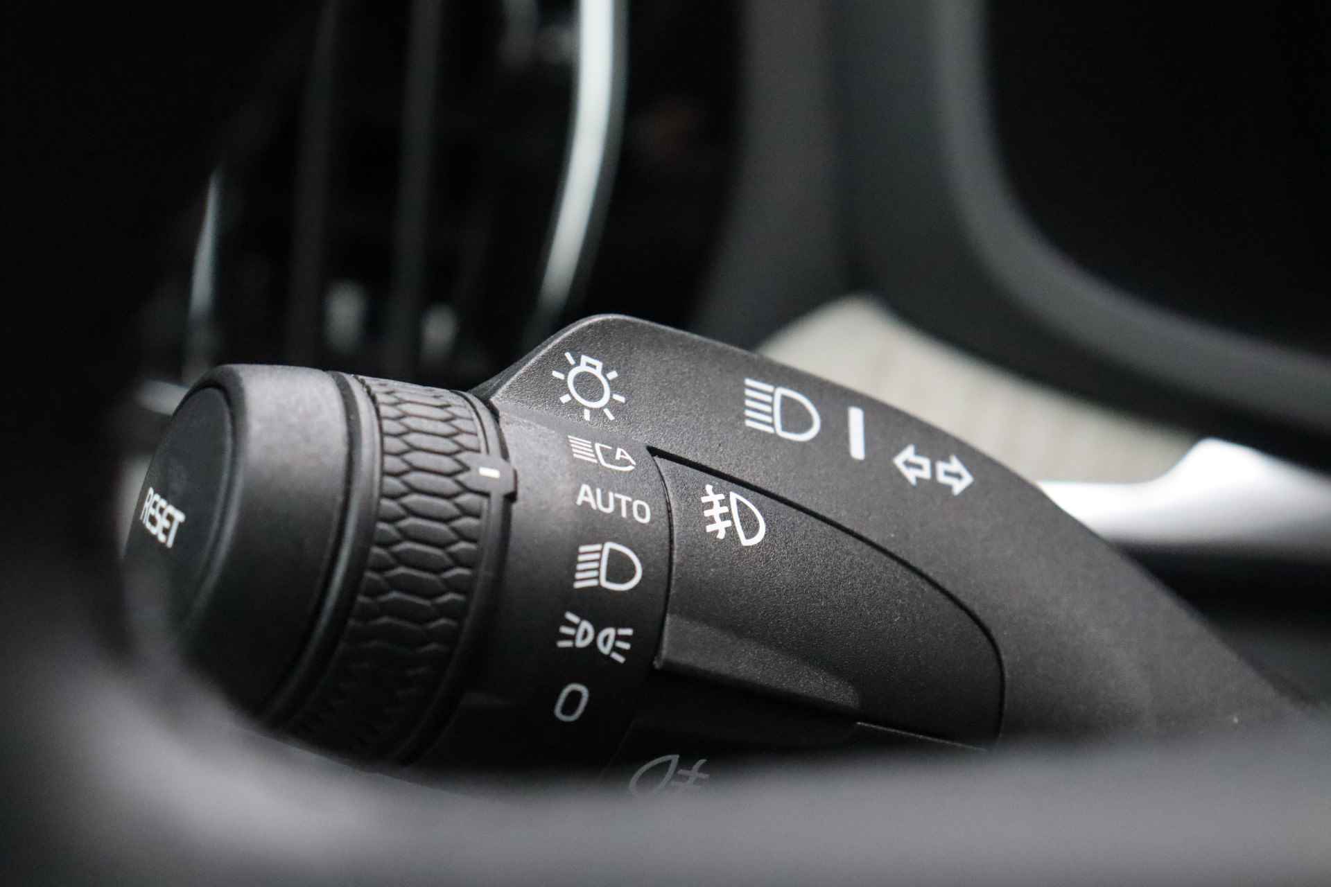Volvo V60 T6 AWD Recharge Inscription | Stoelverwarming voor+achter | Elektrische bestuurdersstoel met geheugen | Keyless Drive | Lederen - 23/51