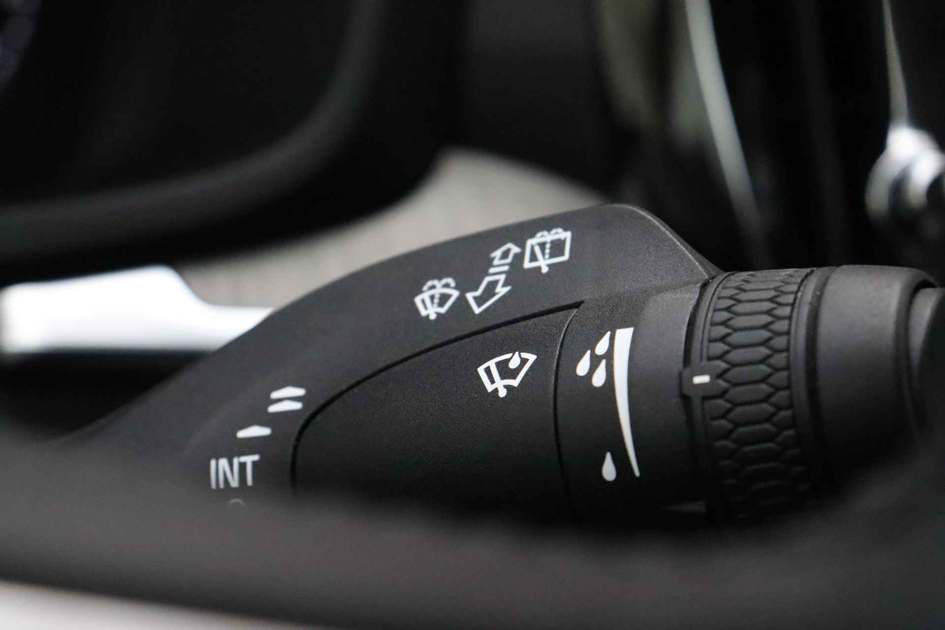 Volvo V60 T6 AWD Recharge Inscription | Stoelverwarming voor+achter | Elektrische bestuurdersstoel met geheugen | Keyless Drive | Lederen - 24/51