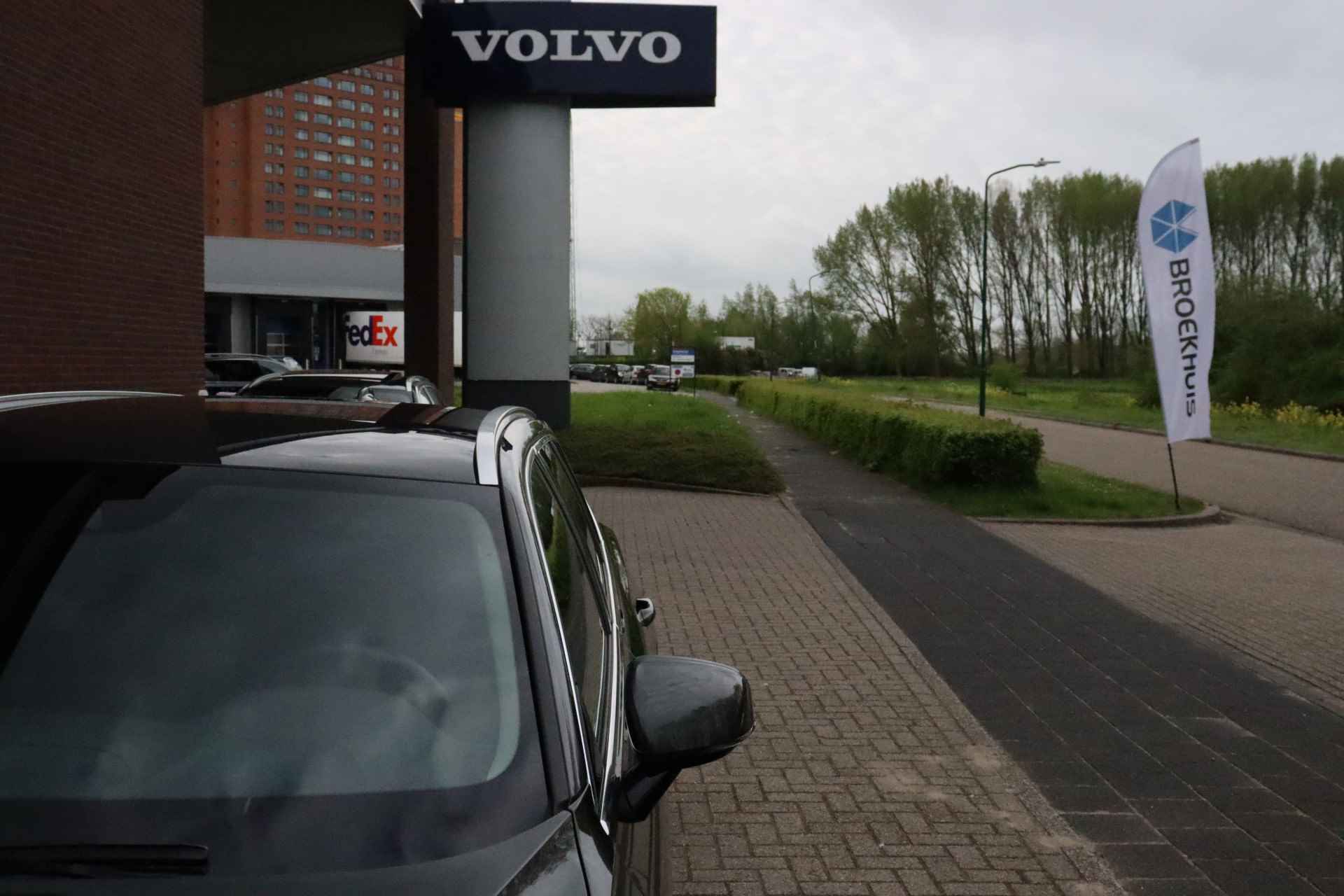 Volvo V60 T6 AWD Recharge Inscription | Stoelverwarming voor+achter | Elektrische bestuurdersstoel met geheugen | Keyless Drive | Lederen - 45/51