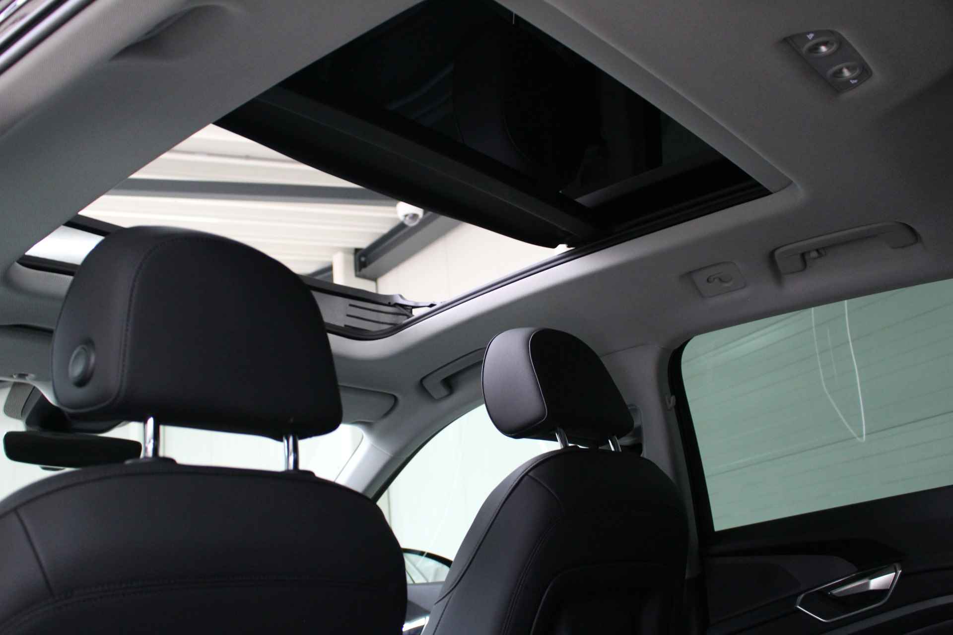 Audi e-tron e-tron 50 quattro Launch edition plus 71 kWh Panoramadak | Leder | Led Verlichting | 4% Bijtelling . - 12/26