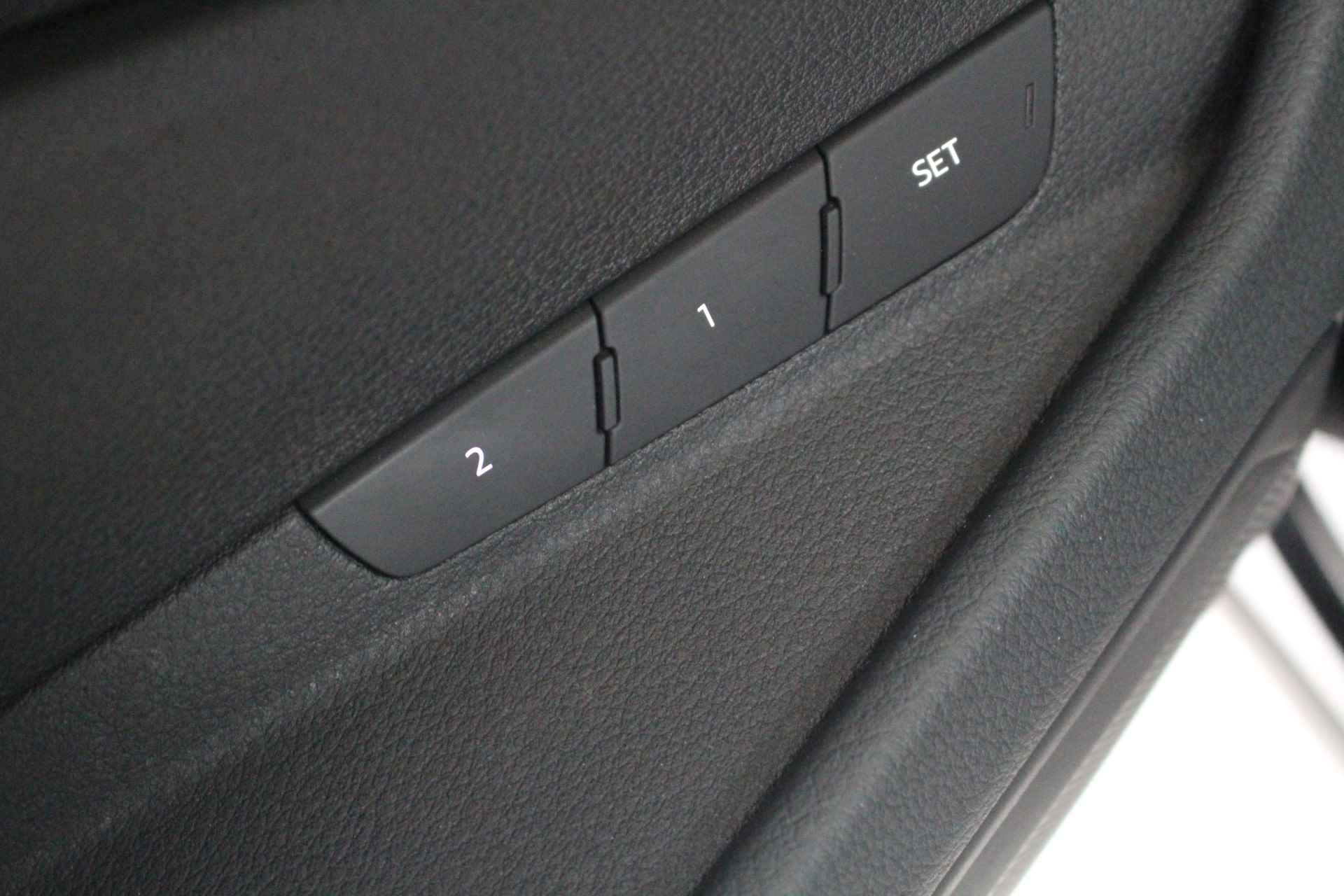 Audi e-tron e-tron 50 quattro Launch edition plus 71 kWh Panoramadak | Leder | Led Verlichting | 4% Bijtelling . - 15/26