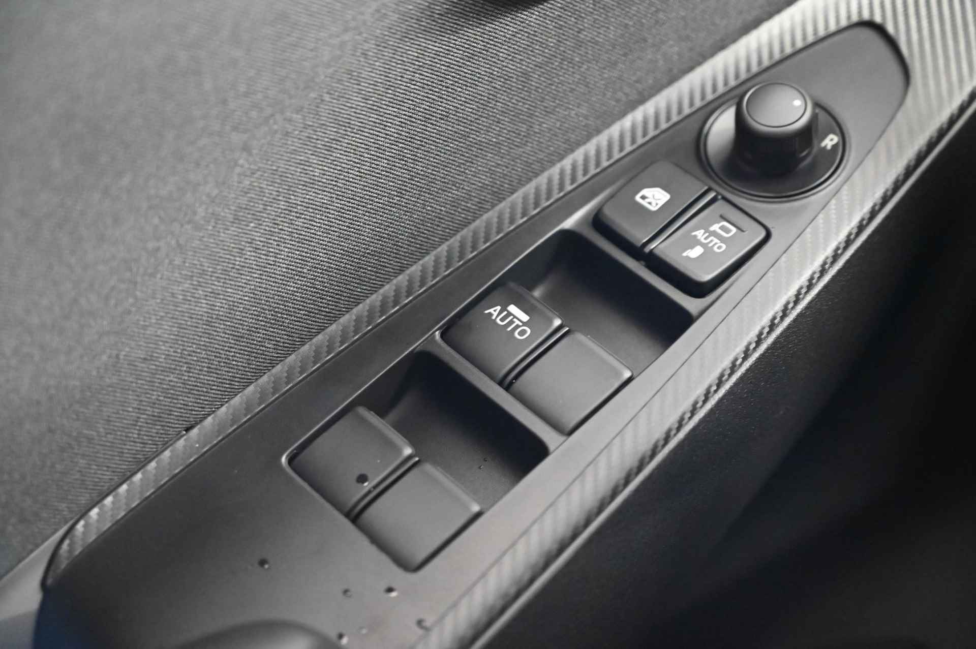 Mazda 2 e-SkyActiv-G 90 6MT Exclusive-Line met DA Pack *Diverse kleuren en transmissies leverbaar* *Actie: nu met €2.850 instapvoordeel* - 23/44