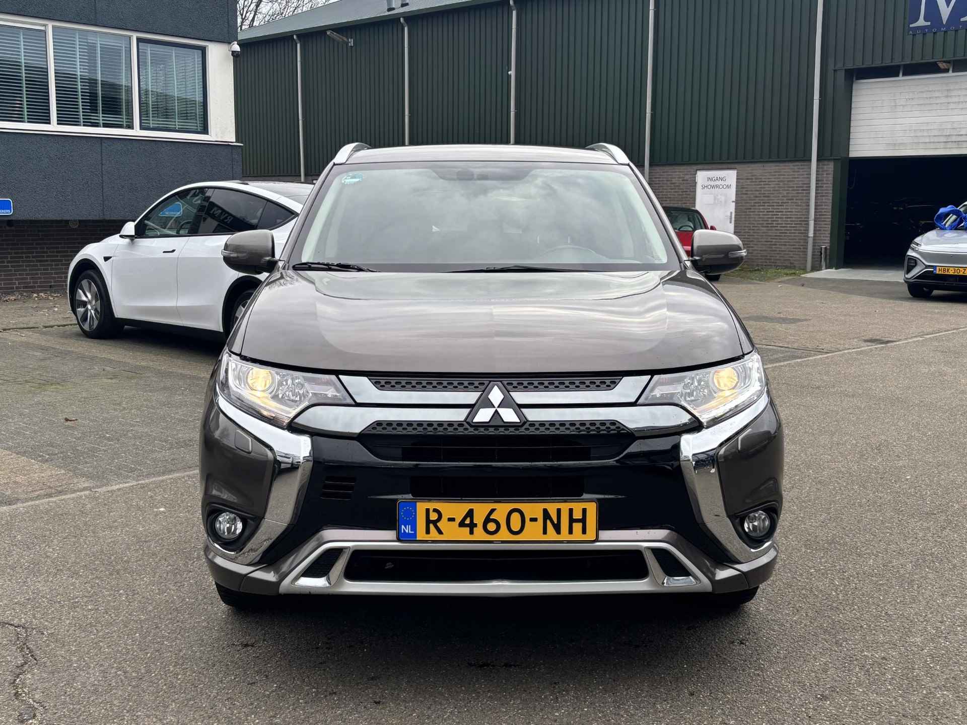 Mitsubishi Outlander 2.4 PHEV Intense+ ELEK STOEL| AFN. TREKHAAK| CAMERA| RIJKLAAPRIJS INCL. 12 MAANDEN BOVAG GARANTIE| - 3/31