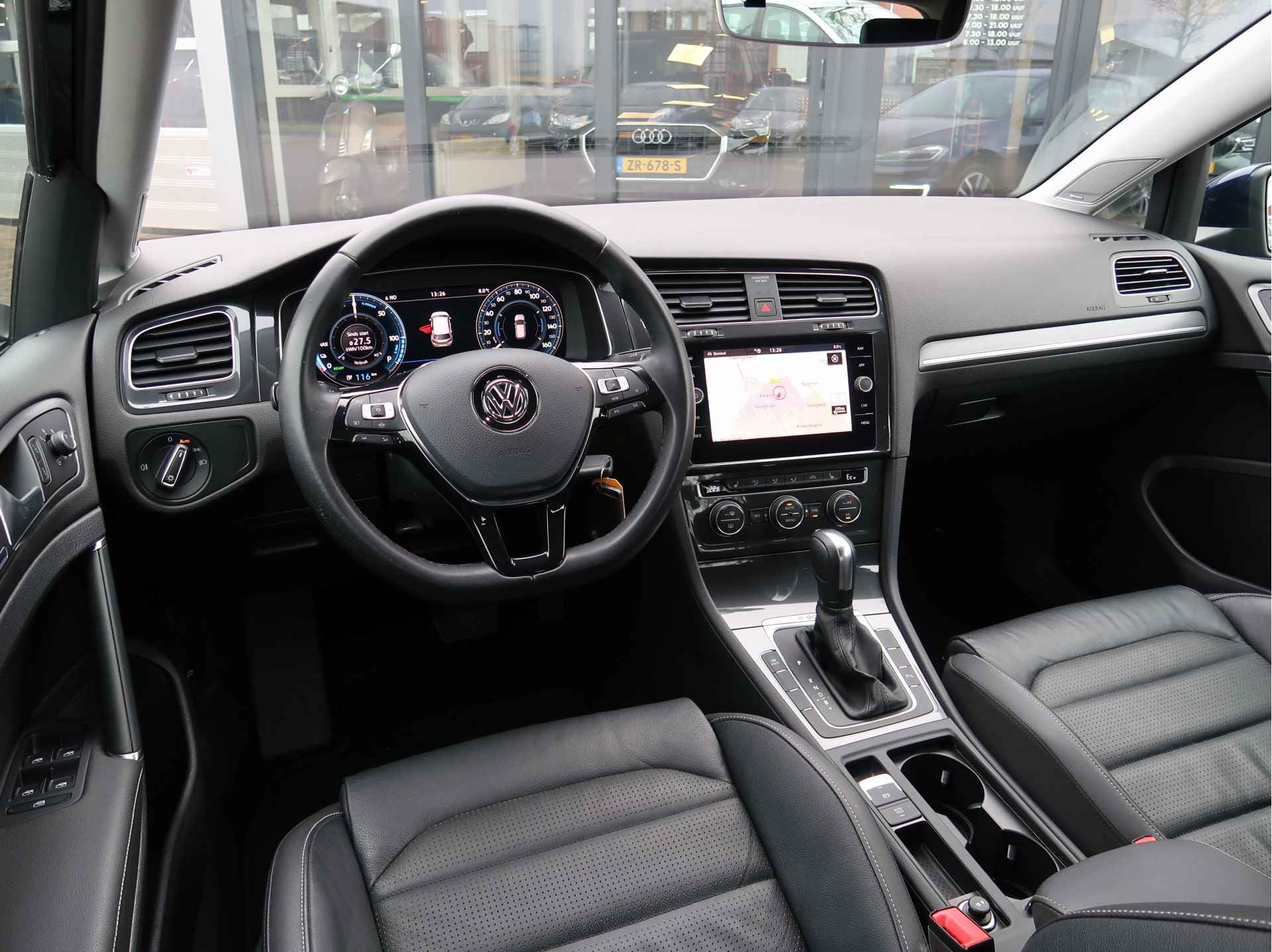 Volkswagen e-Golf E-DITION | Virtual | Leder | Dynaudio | Camera | W.Pomp | 17'' | - 13/32