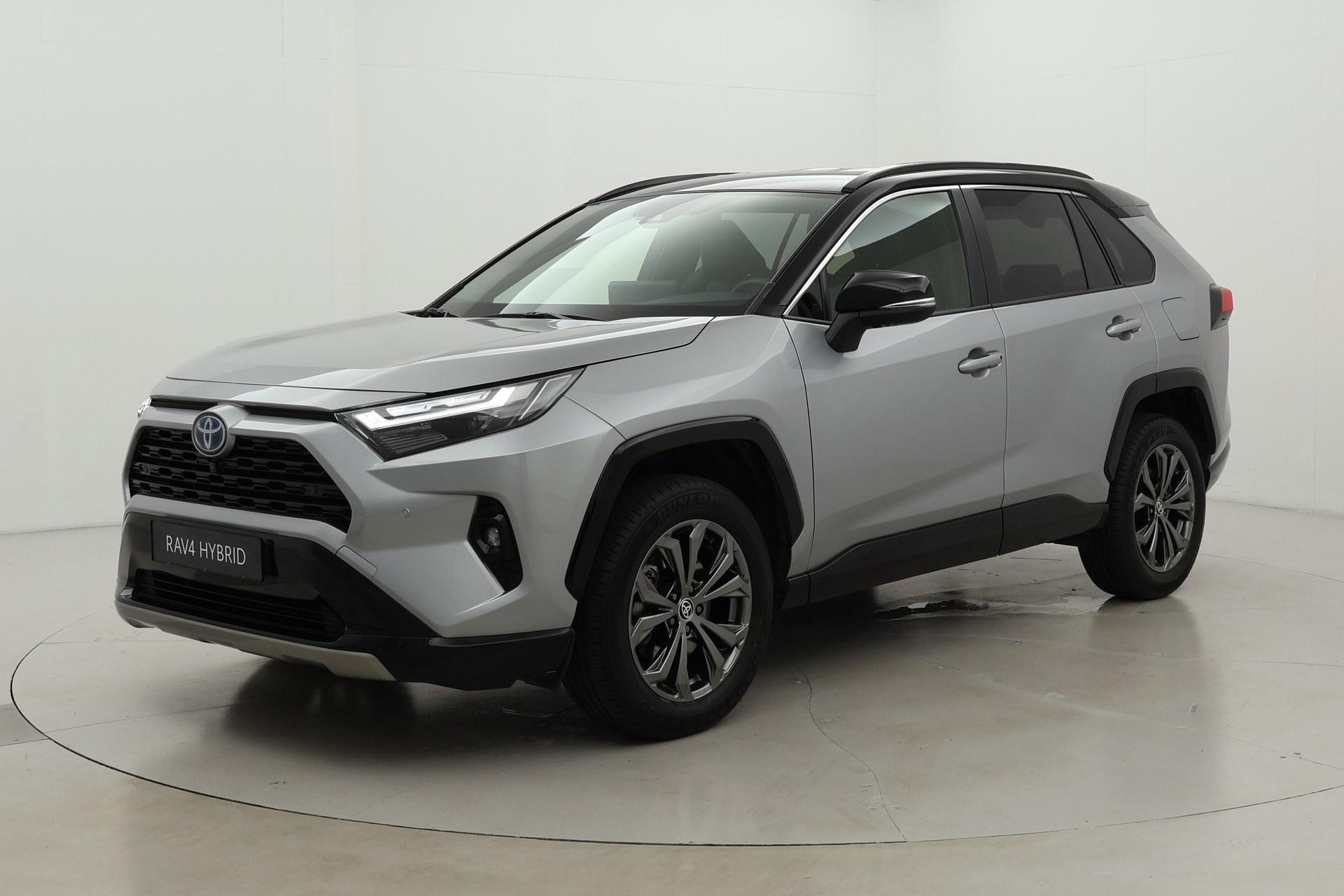 Toyota RAV4 2.5 Hybrid AWD Bi-Tone | Navigatie | 360 camera | Digitale binnenspiegel | Dodehoek detectie | Apple Carplay / Android Auto