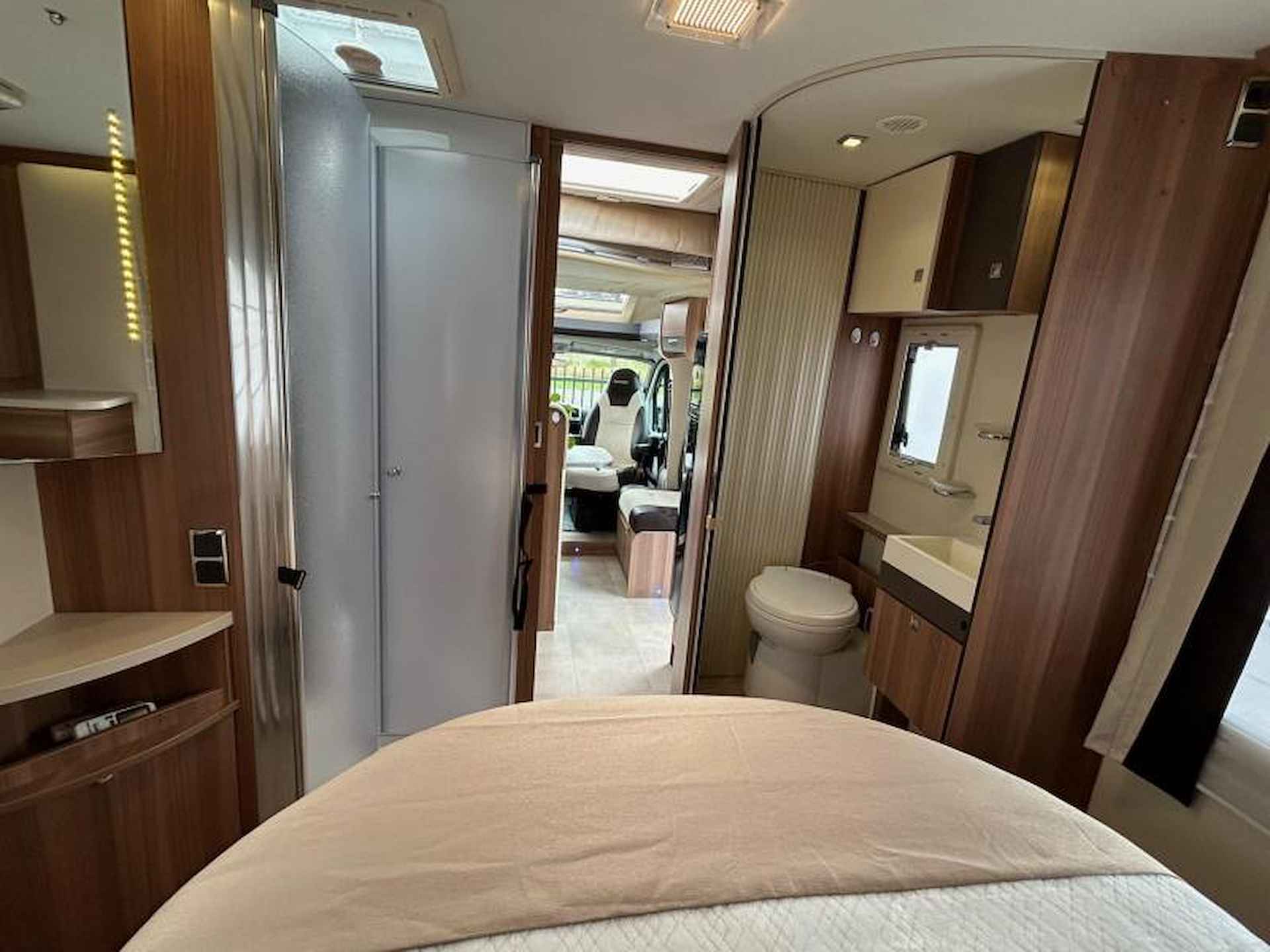 Chausson Flash 718 EB queensbed/hefbed/2015 - 10/25