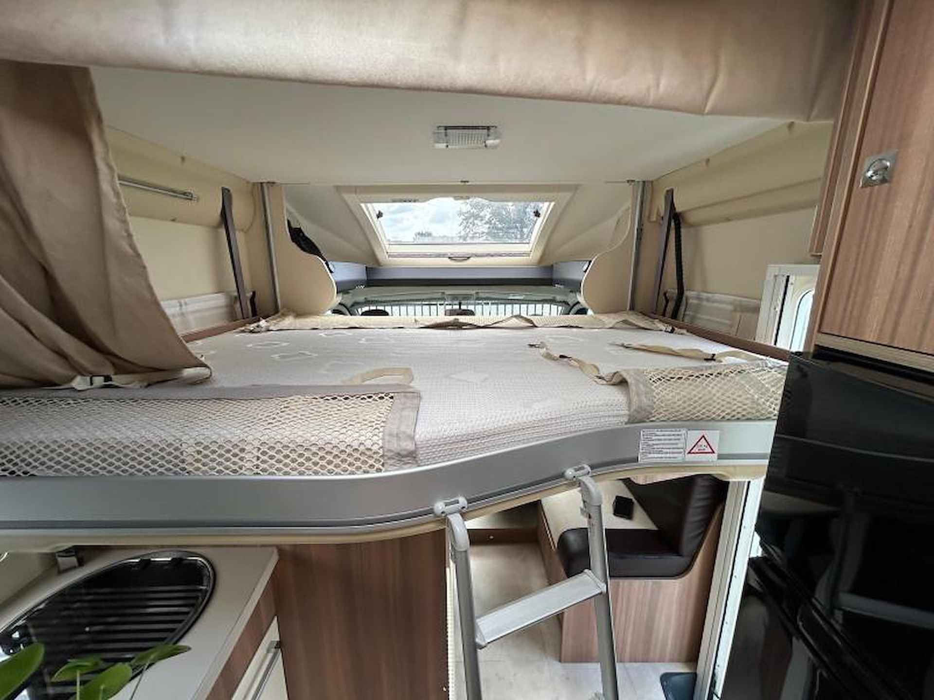 Chausson Flash 718 EB queensbed/hefbed/2015 - 13/25