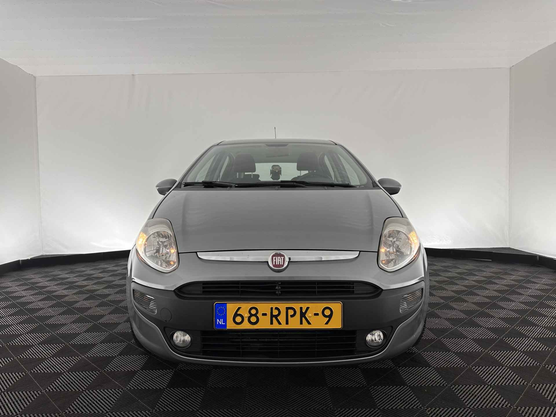 Fiat Punto Evo 1.3 M-Jet Dynamic *ECC | PDC | CRUISE | COMFORT-SEATS | TOWBAR | RADIO-CD/MP3 | 15''ALU * - 2/29