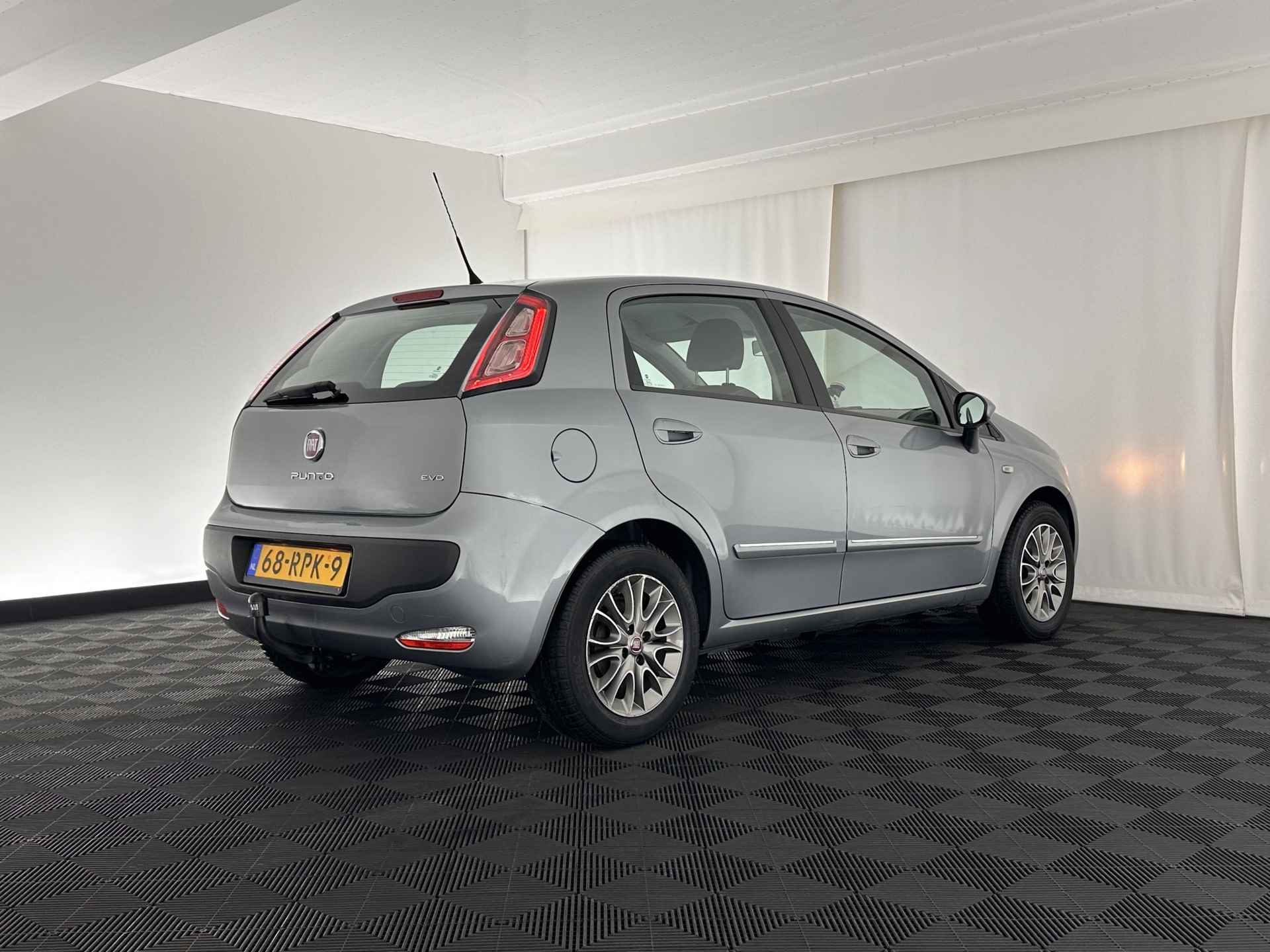 Fiat Punto Evo 1.3 M-Jet Dynamic *ECC | PDC | CRUISE | COMFORT-SEATS | TOWBAR | RADIO-CD/MP3 | 15''ALU * - 6/29