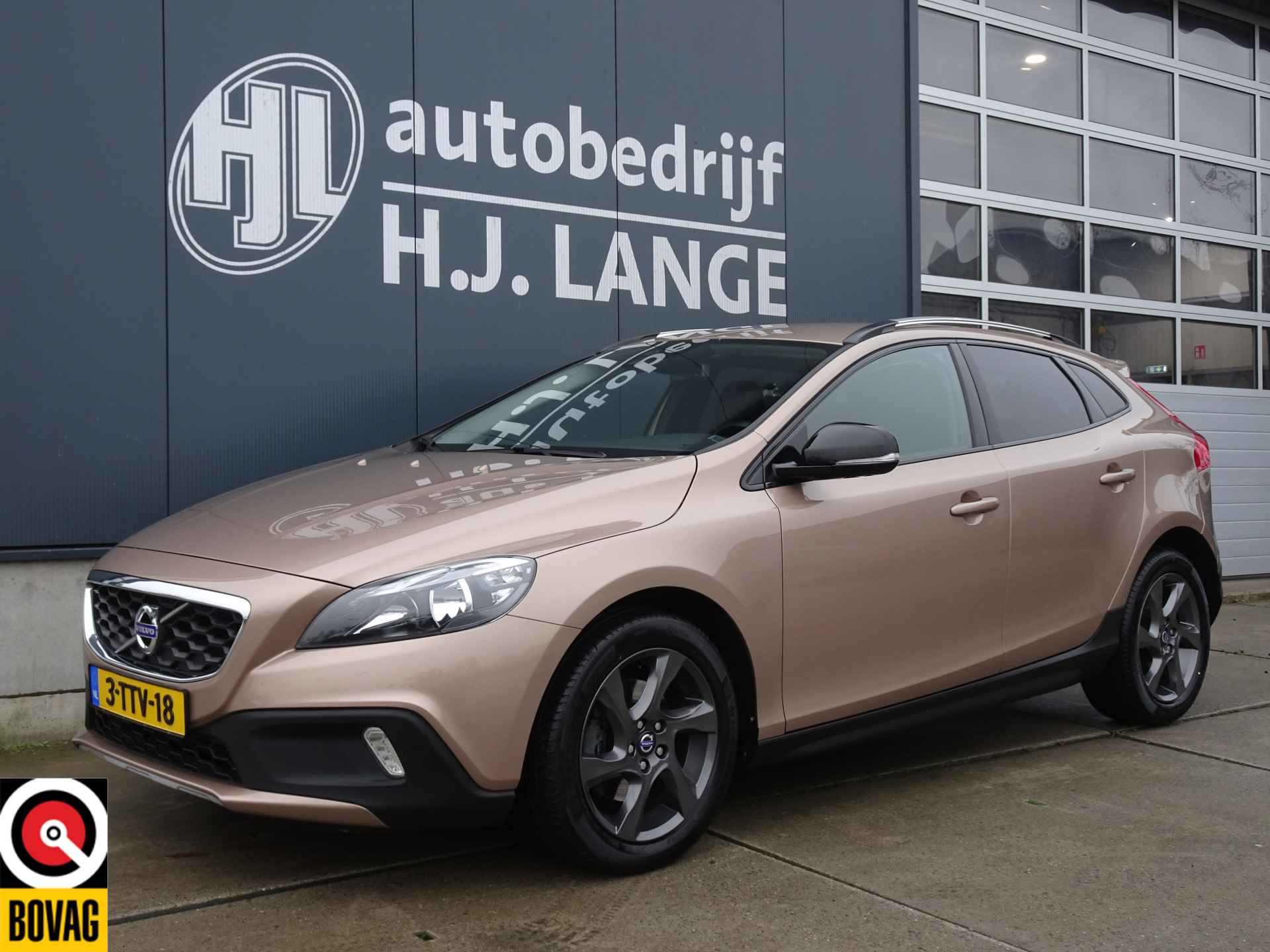 Volvo V40 Cross Country 1.6 T4 Momentum - 3/38