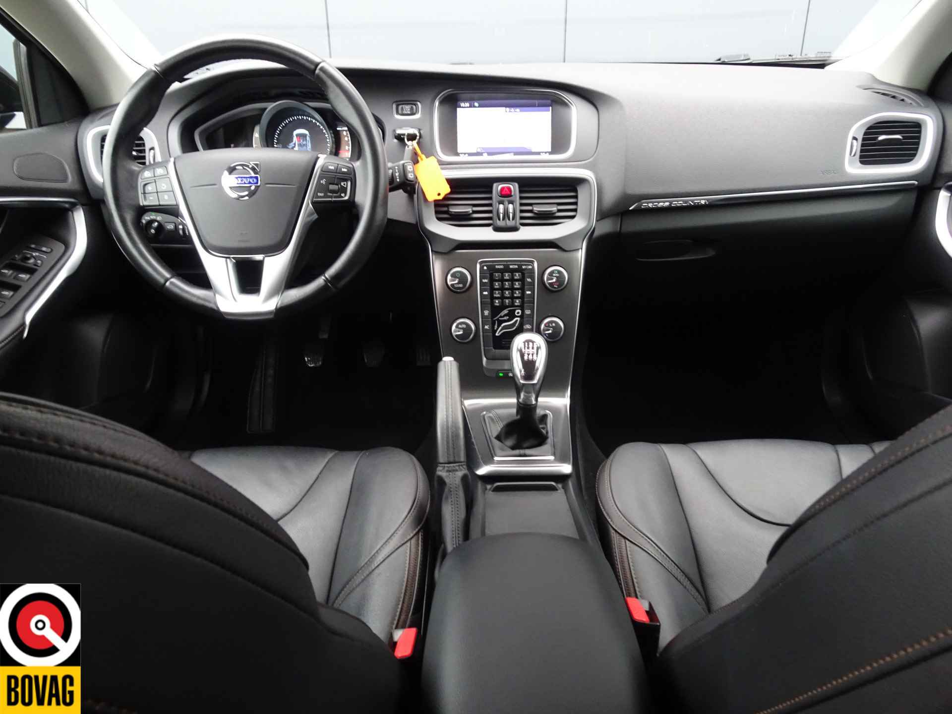 Volvo V40 Cross Country 1.6 T4 Momentum - 23/38