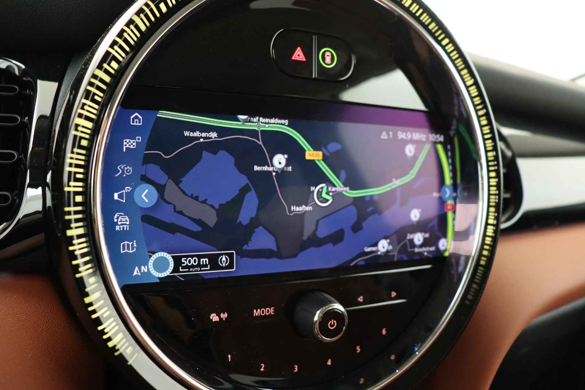 MINI Electric Camden Classic 33 kWh / Sportstoelen / LED / Stoelverwarming / Cruise Control / Leder / Navigatie / PDC achter - 38/52