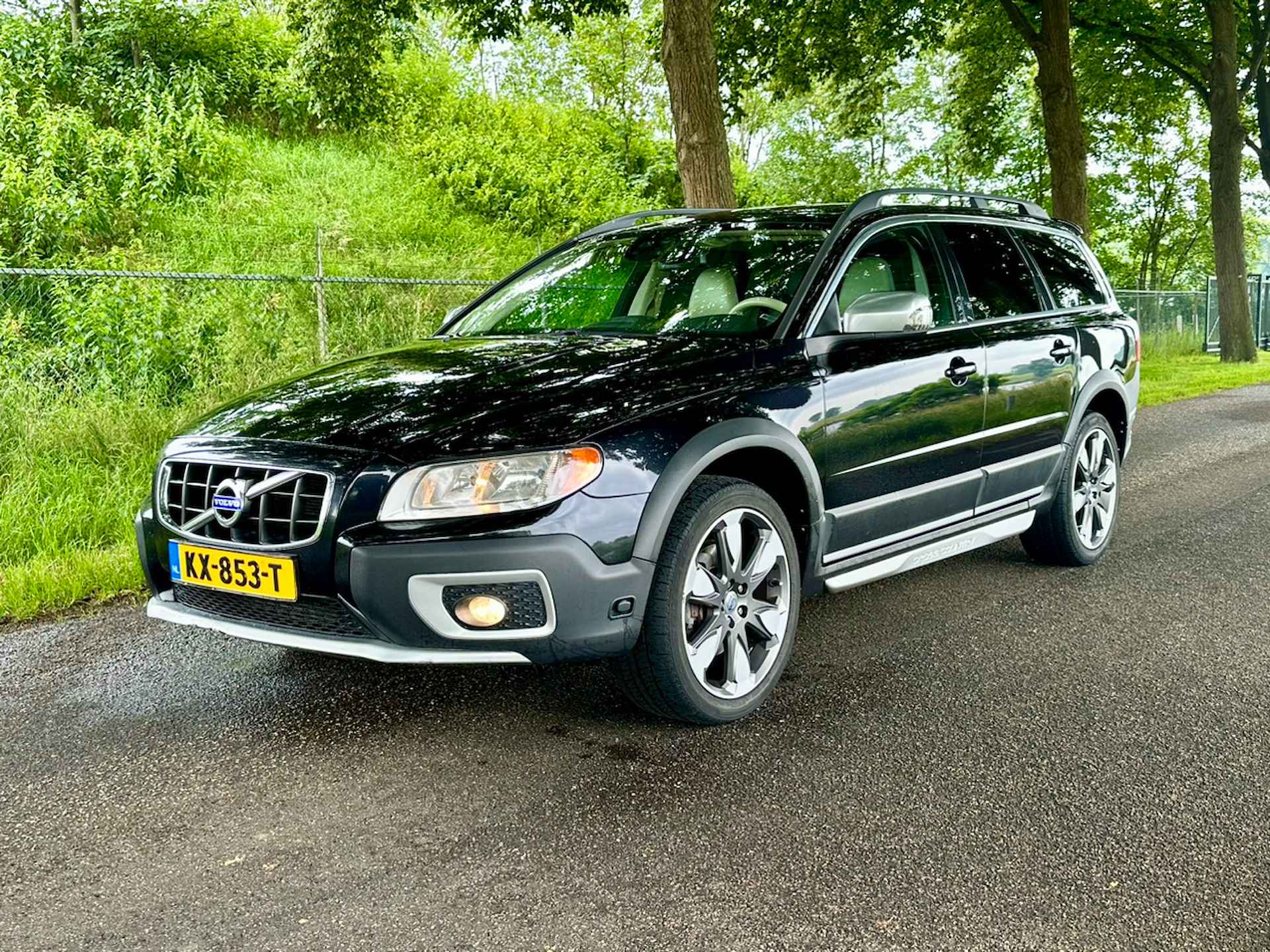 Volvo XC70 2.4 D5 Kinetic | Dealer onderhouden | Vijfcilinder | Trekhaak - 3/22