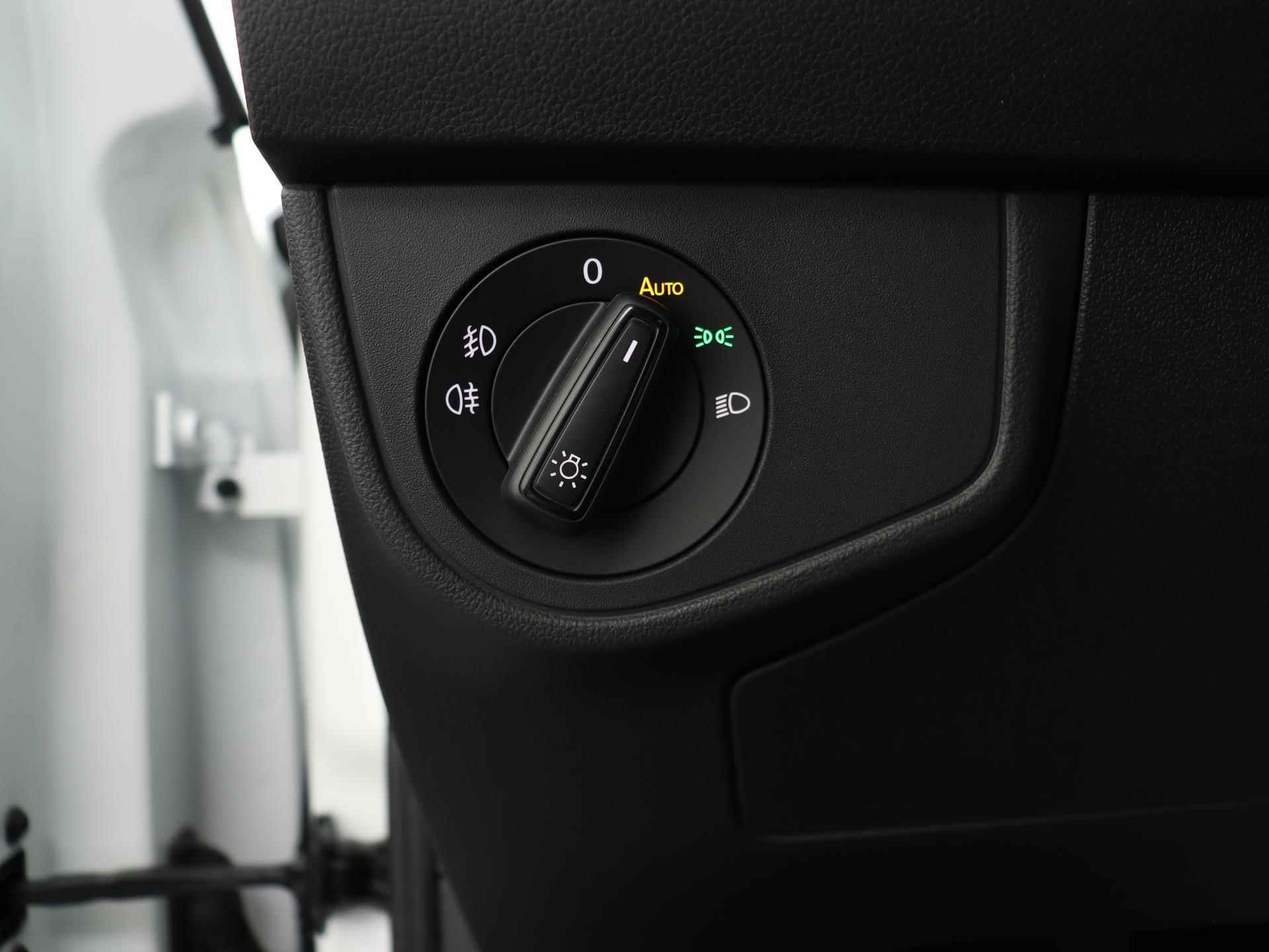 Volkswagen Polo 1.0 TSI 95PK R-Line | IQ.Light | Camera | Navigatie | Apple CarPlay | Keyless | 17" 'Bergamo' | Adaptive Cruise | Getint Glas | - 28/47