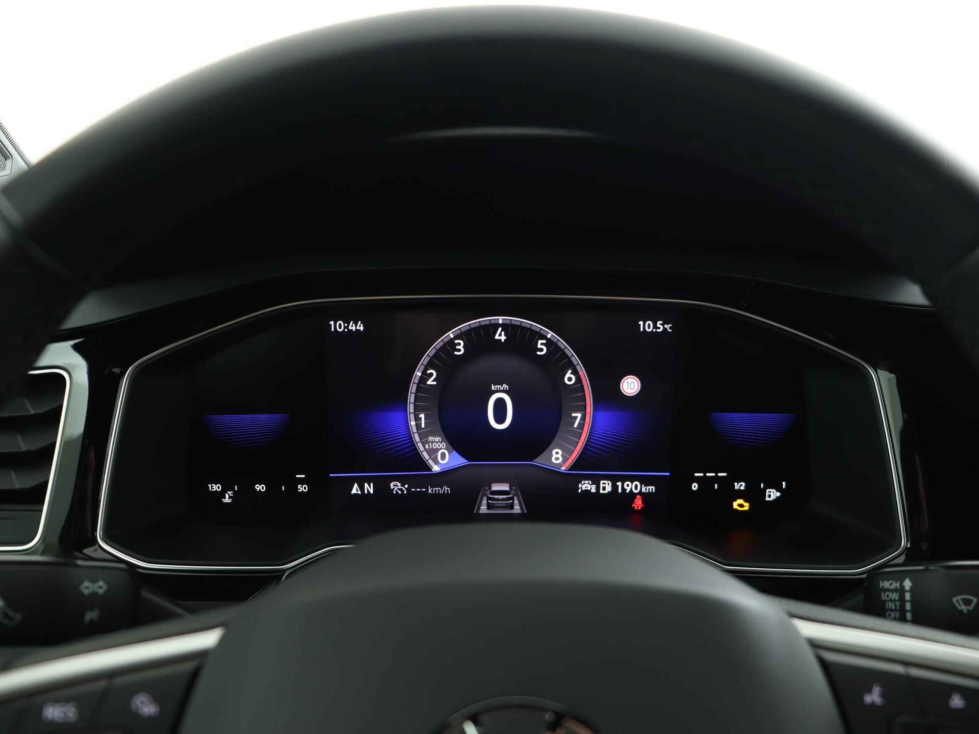 Volkswagen Polo 1.0 TSI 95PK R-Line | IQ.Light | Camera | Navigatie | Apple CarPlay | Keyless | 17" 'Bergamo' | Adaptive Cruise | Getint Glas | - 33/47