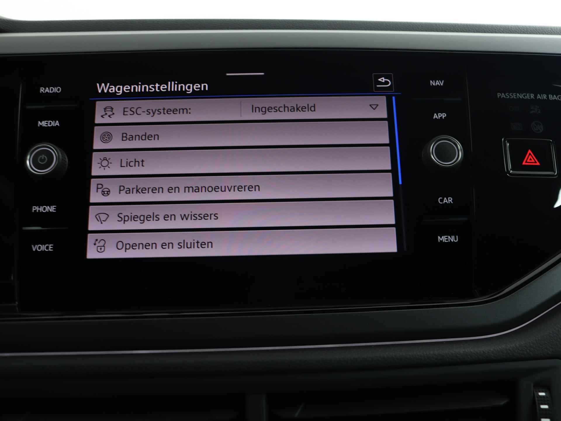 Volkswagen Polo 1.0 TSI 95PK R-Line | IQ.Light | Camera | Navigatie | Apple CarPlay | Keyless | 17" 'Bergamo' | Adaptive Cruise | Getint Glas | - 37/47