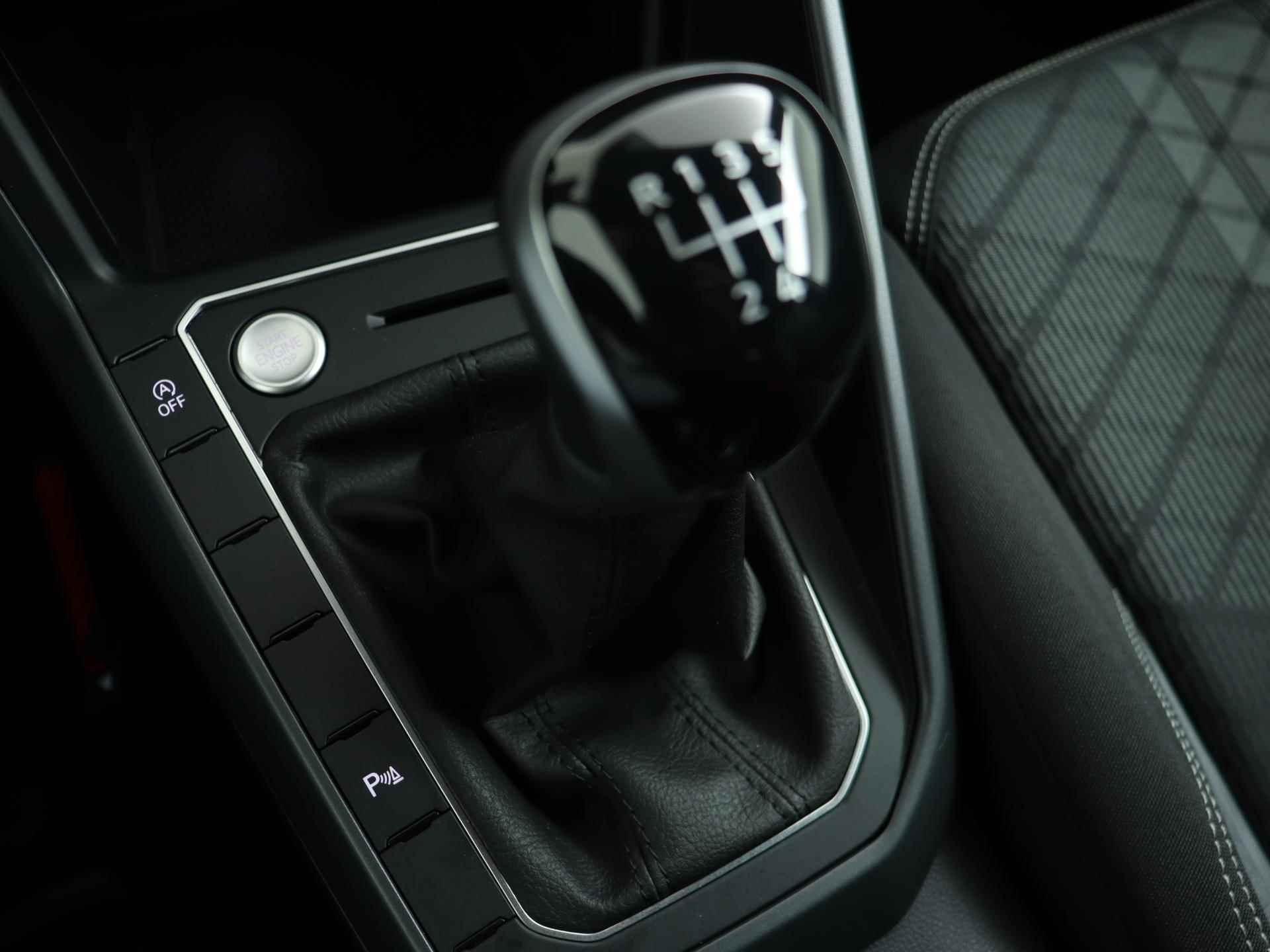 Volkswagen Polo 1.0 TSI 95PK R-Line | IQ.Light | Camera | Navigatie | Apple CarPlay | Keyless | 17" 'Bergamo' | Adaptive Cruise | Getint Glas | - 45/47