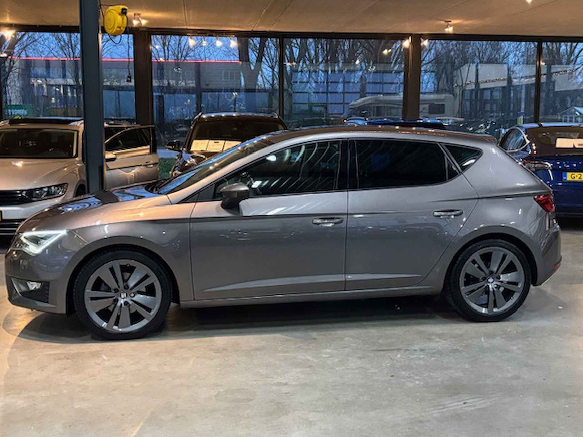 SEAT Leon 1.4 EcoTSI Fr 150PK Style Connect Fr 18inchLM/Led/Carplay - 4/39