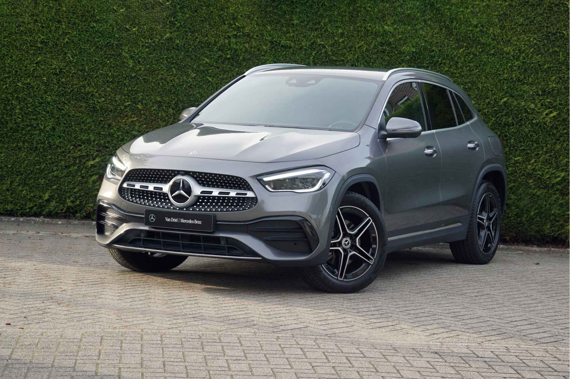 Mercedes-Benz GLA GLA 250 e AMG Line | Afn Trekhaak Distronic Multibeam 360 Camera Keyless-Go - 12/54