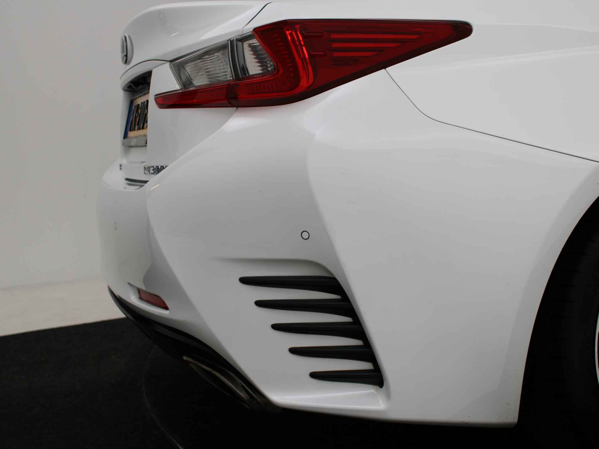 Lexus RC 300h F-Sport Line | Stoelverwarming en -ventilatie | Dodehoekdetectie | Adaptive Variable Suspension | - 43/52