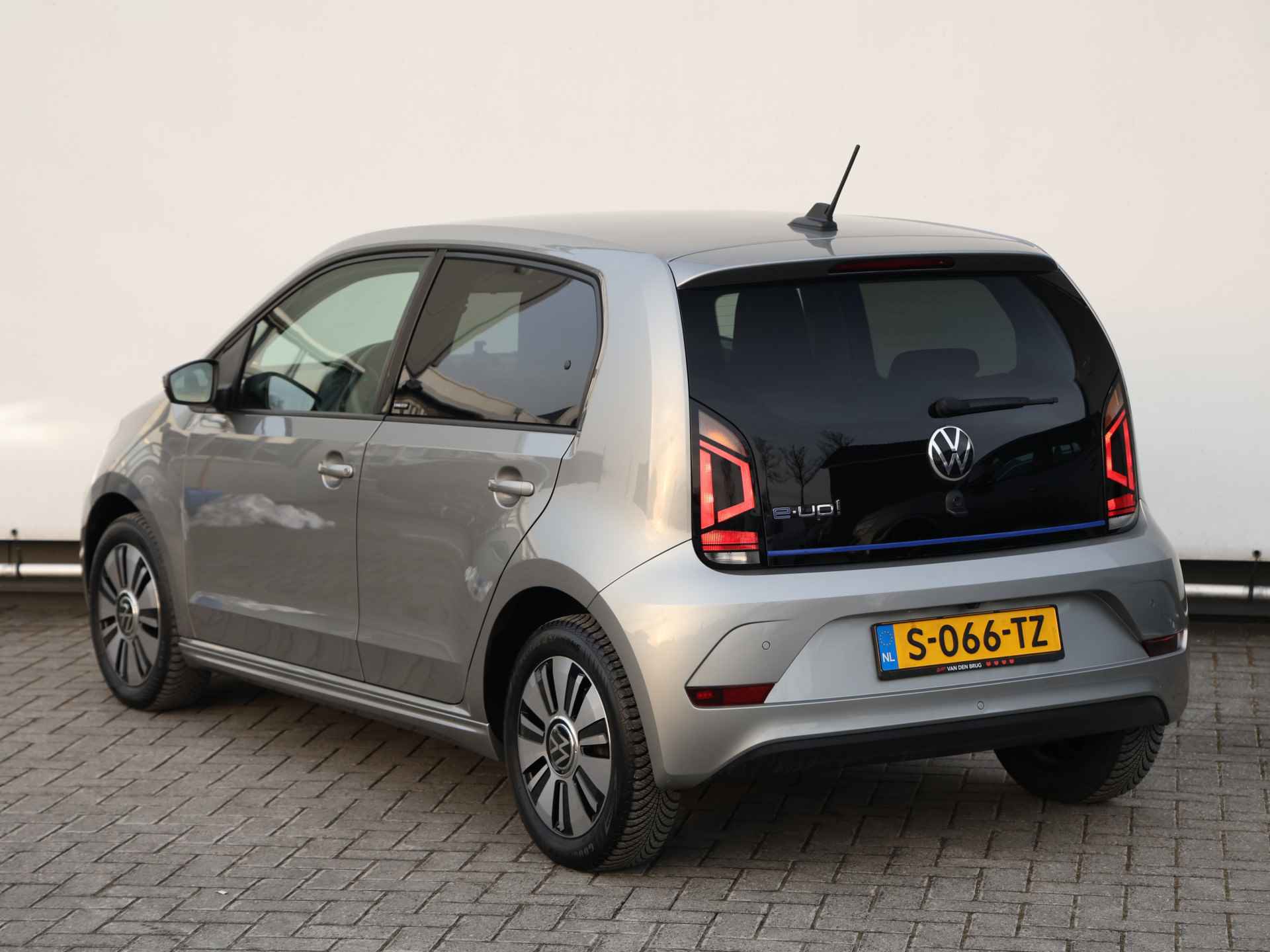 Volkswagen e-Up! e-up! Style 83PK Automaat I Cruise control I Stoelverwarming I Camera I Climate control - 13/30