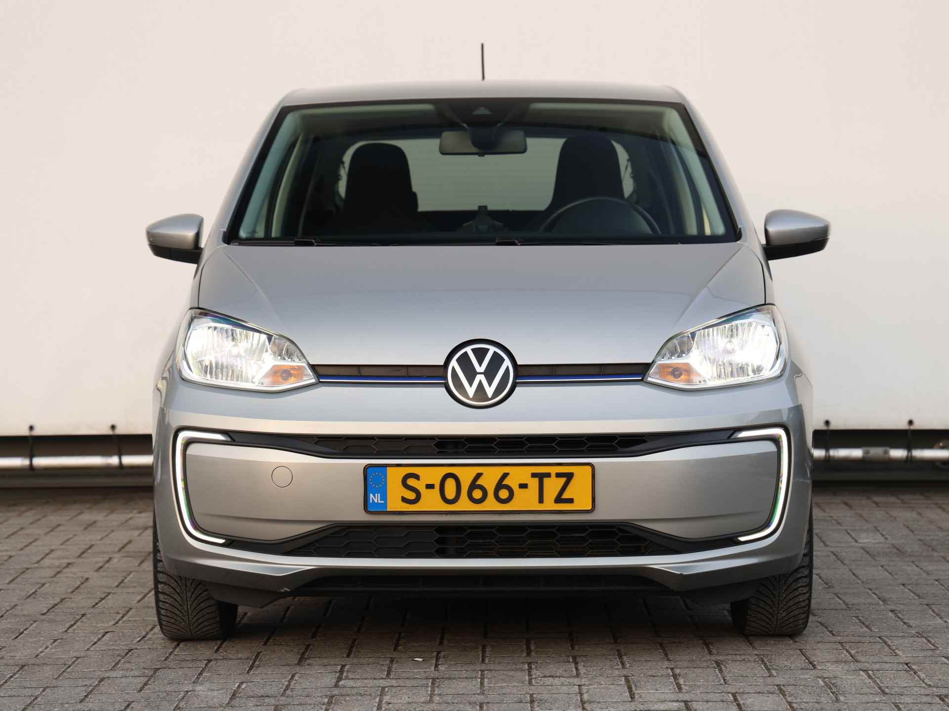 Volkswagen e-Up! e-up! Style 83PK Automaat I Cruise control I Stoelverwarming I Camera I Climate control - 14/30