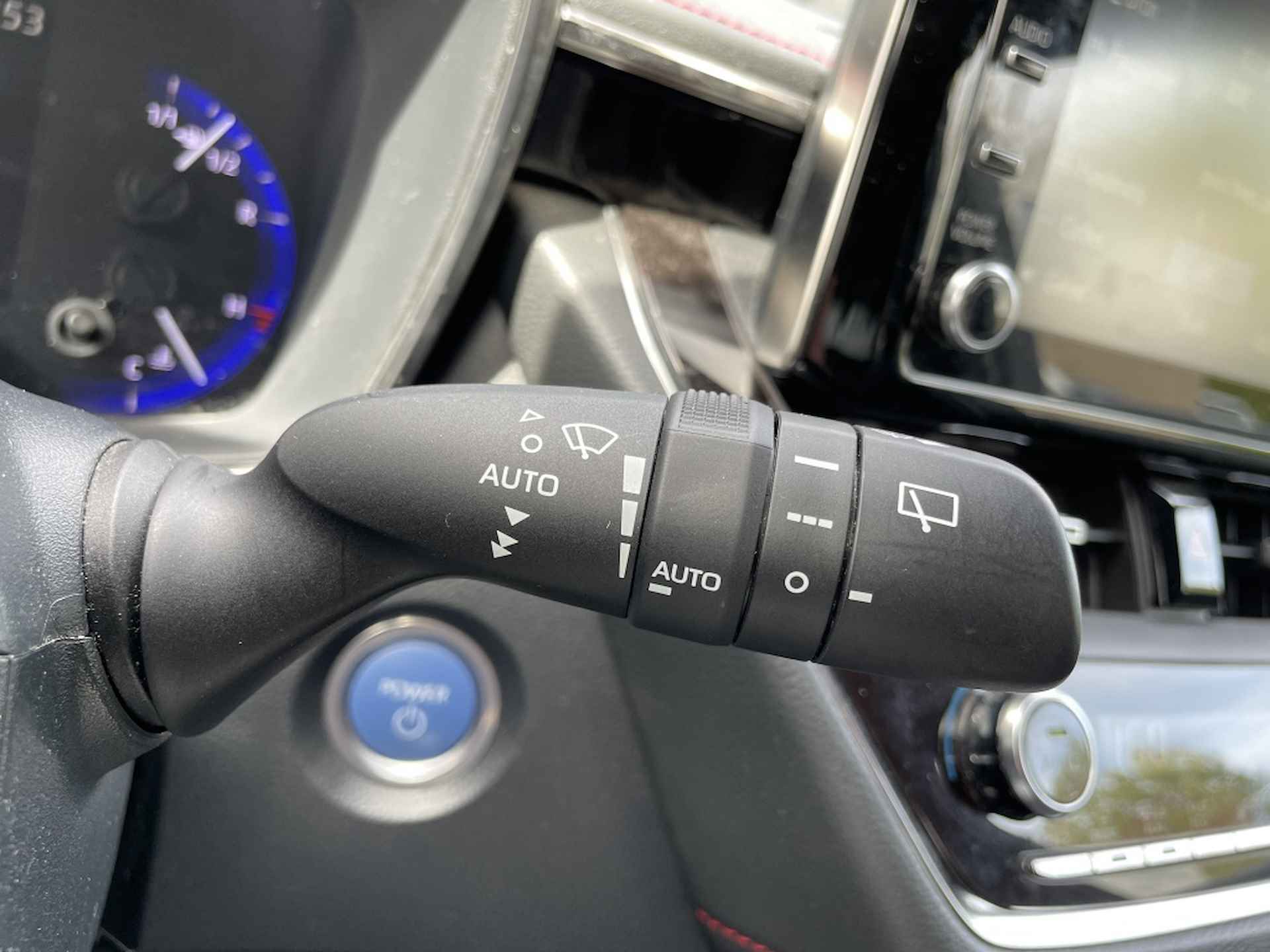 Toyota Corolla Touring Sports 1.8 Hybrid Executive | Camera | Stoelverwarming | Navi - 14/35