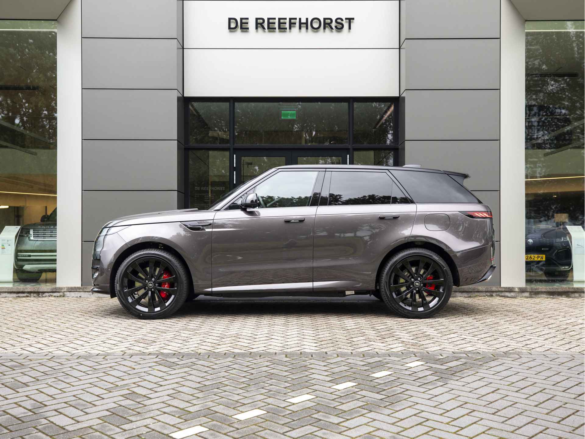 Land Rover Range Rover Sport 3.0 P460e Dynamic HSE PHEV | 4-WIEL BESTURING | 23'' Gloss Black | Panoramisch schuif-/kanteldak - 2/60