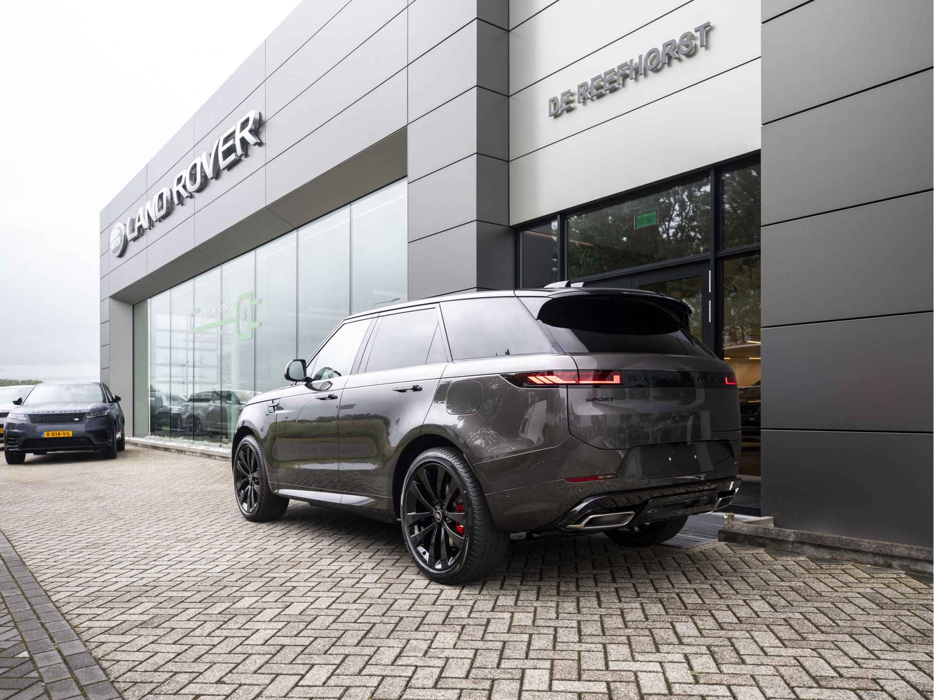 Land Rover Range Rover Sport 3.0 P460e Dynamic HSE PHEV | 4-WIEL BESTURING | 23'' Gloss Black | Panoramisch schuif-/kanteldak - 9/60