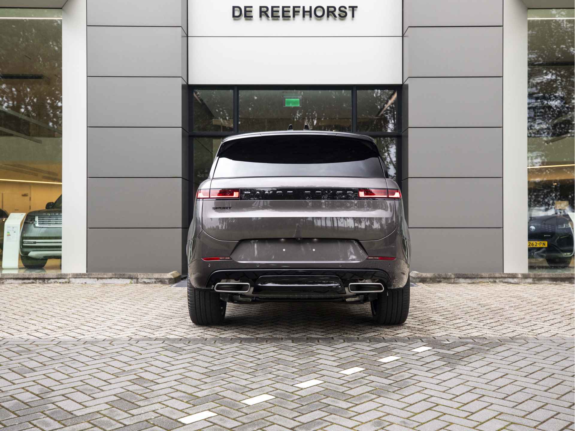 Land Rover Range Rover Sport 3.0 P460e Dynamic HSE PHEV | 4-WIEL BESTURING | 23'' Gloss Black | Panoramisch schuif-/kanteldak - 17/60