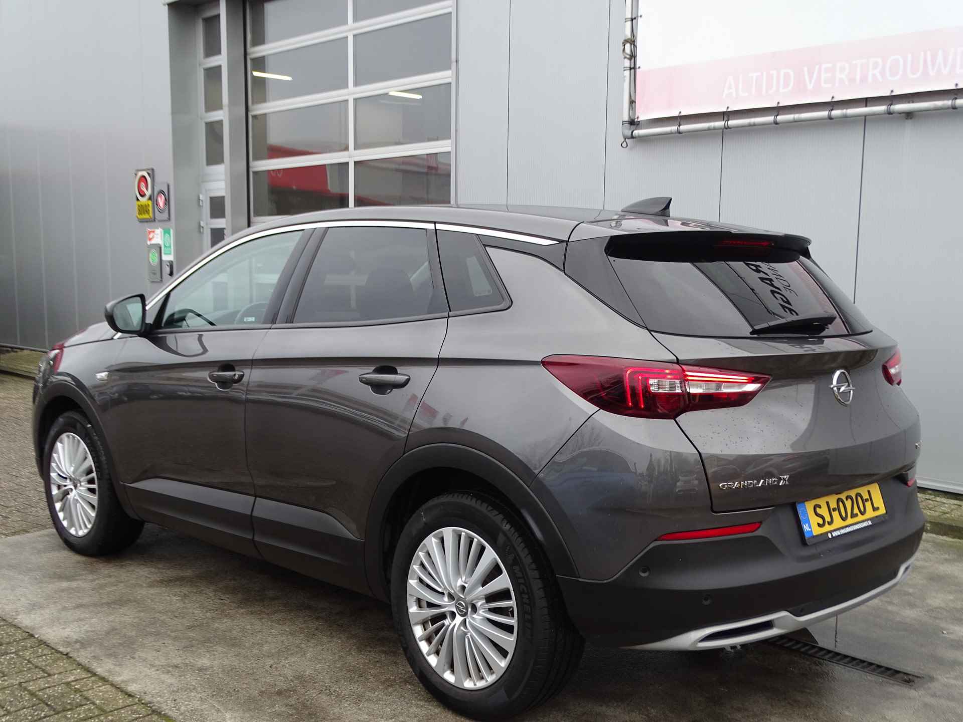 Opel Grandland X 1.2 Turbo Innovation, Cruise Control, Navi, Vol Leder, Compleet, NL/NAP! - 4/68