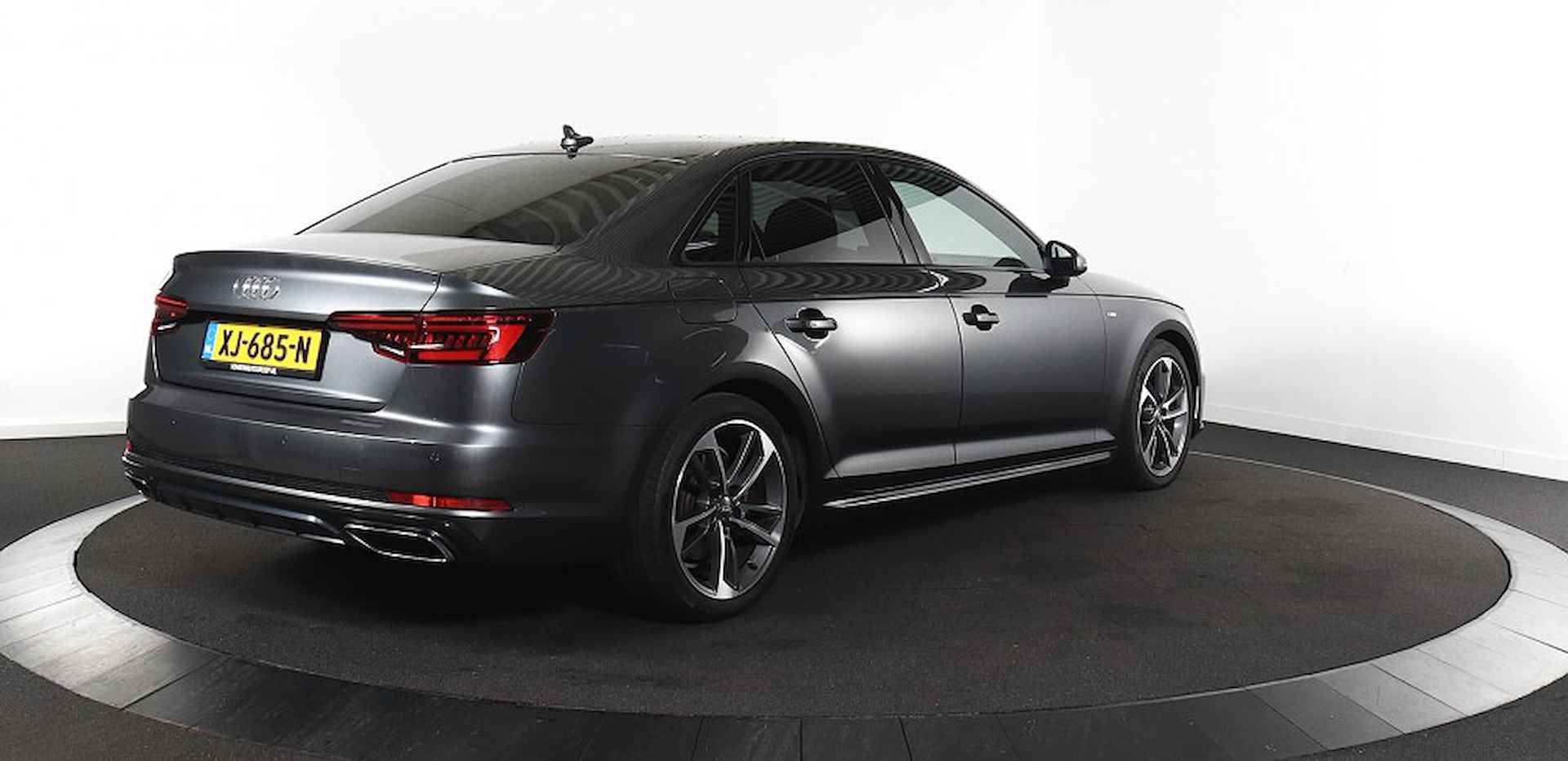 Audi A4 Limousine 40 TFSI S-LINE 190 PK Sport Edition, Orig.NL - 100% Onderhouden | Navi | PDC | F1 schakel | Cruise Control - RIJKLAAR - 4/16