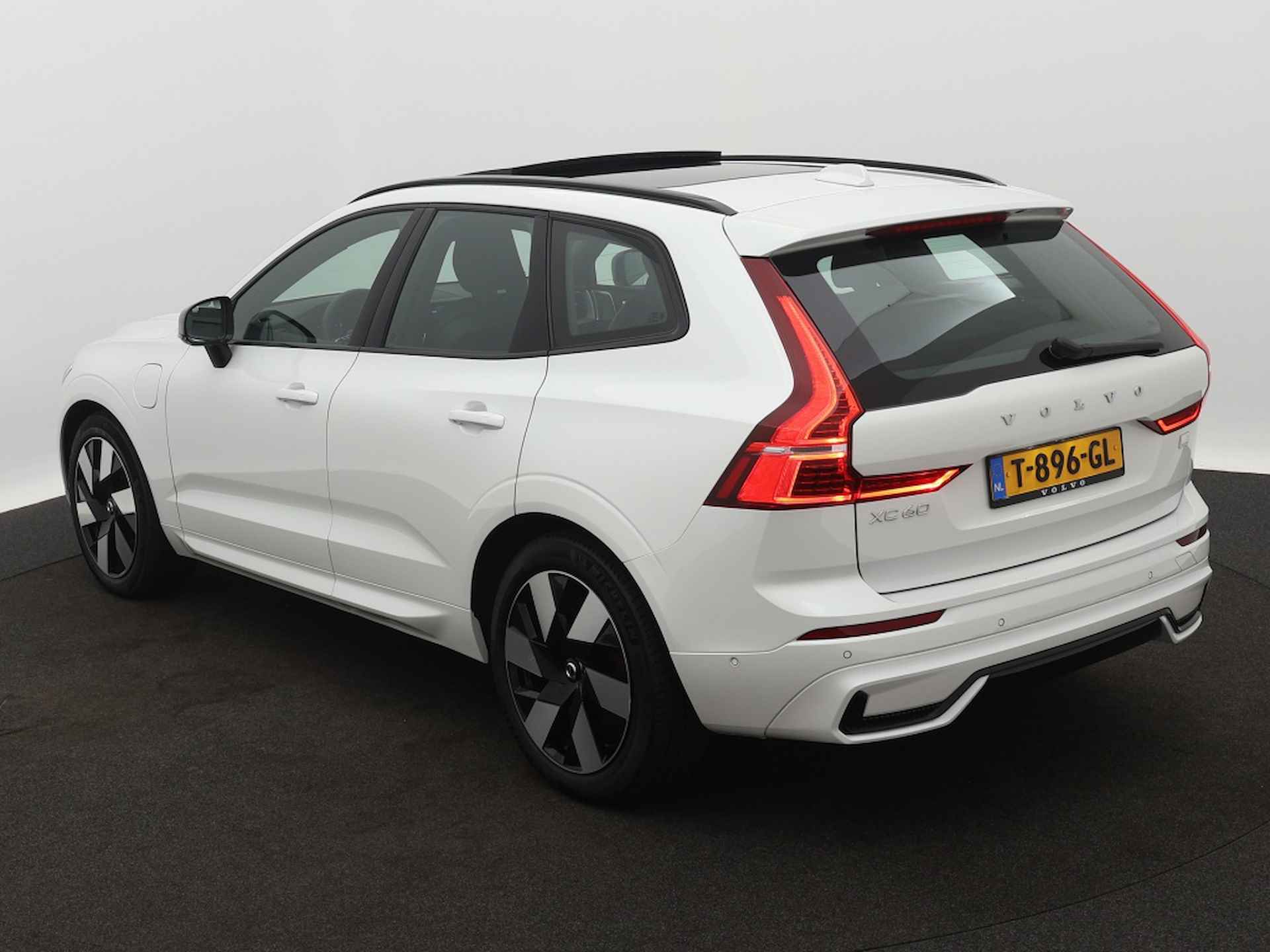 Volvo XC60 2.0 T6 AWD Ultimate Dark - 3/35