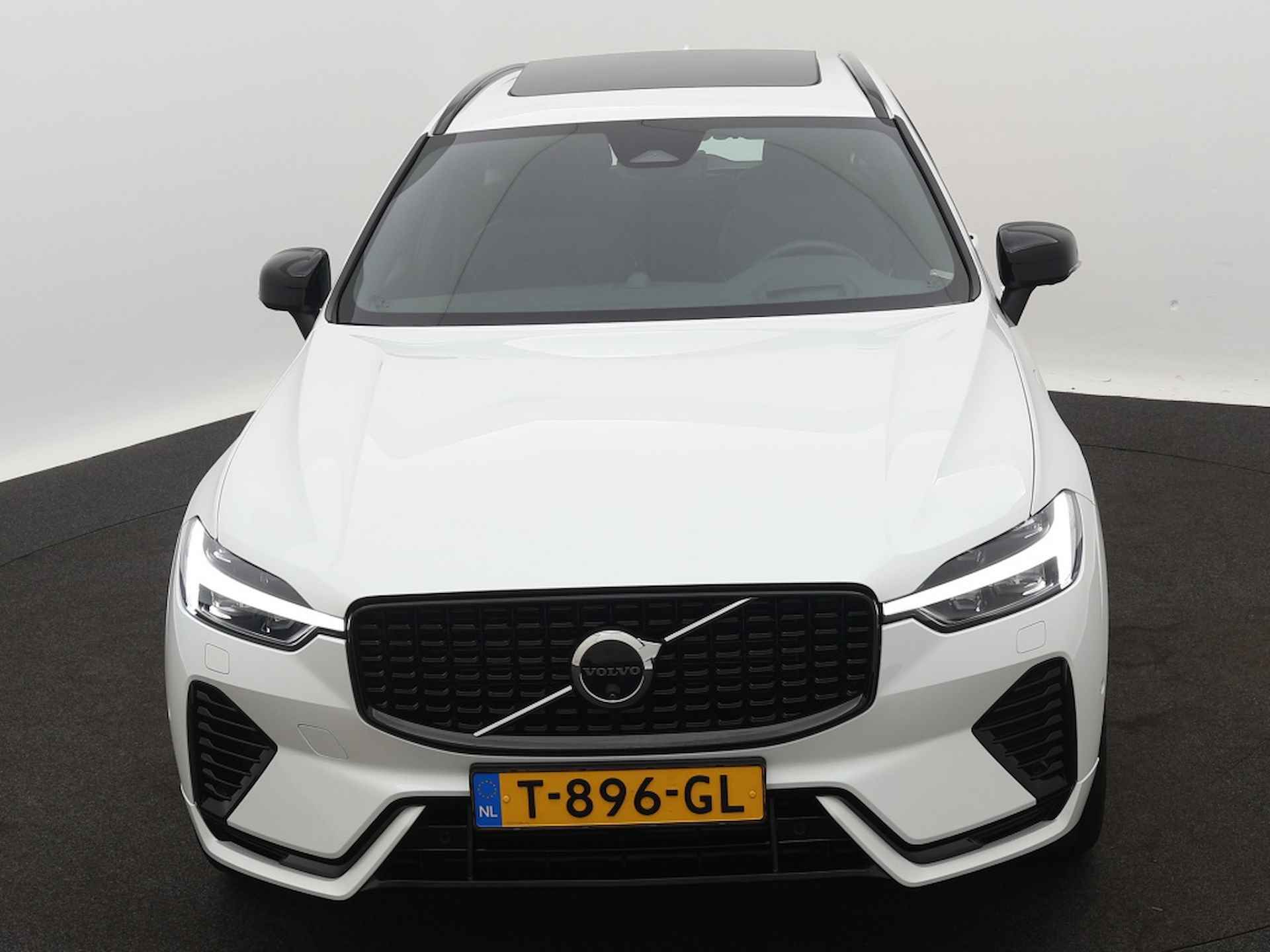 Volvo XC60 2.0 T6 AWD Ultimate Dark - 8/35