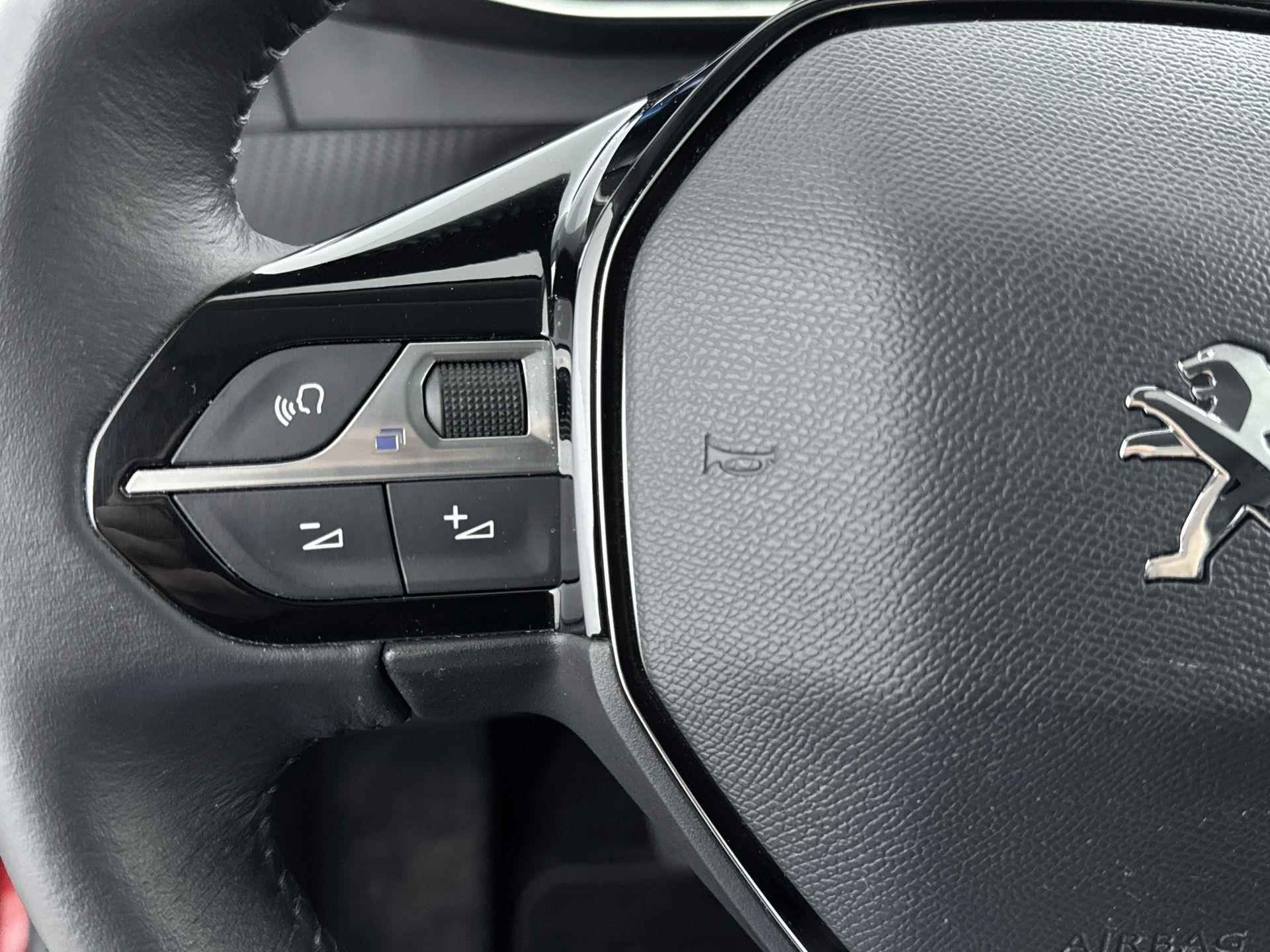 Peugeot e-2008 SUV  EV- Allure 50 kWh | 3 Fase | Adaptive Cruise Control | Stoelverwarming | Camera | Navigatie - 20/39