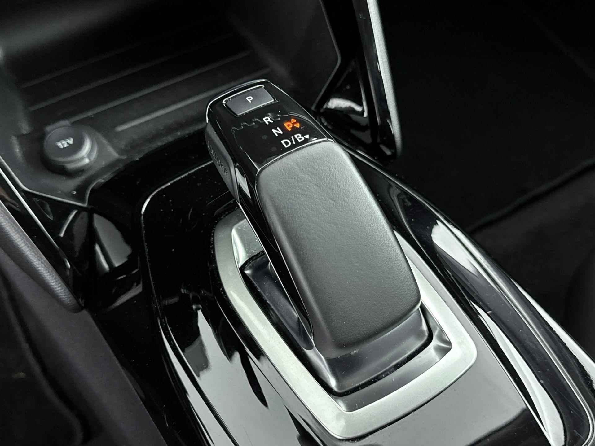 Peugeot e-2008 SUV  EV- Allure 50 kWh | 3 Fase | Adaptive Cruise Control | Stoelverwarming | Camera | Navigatie - 24/39