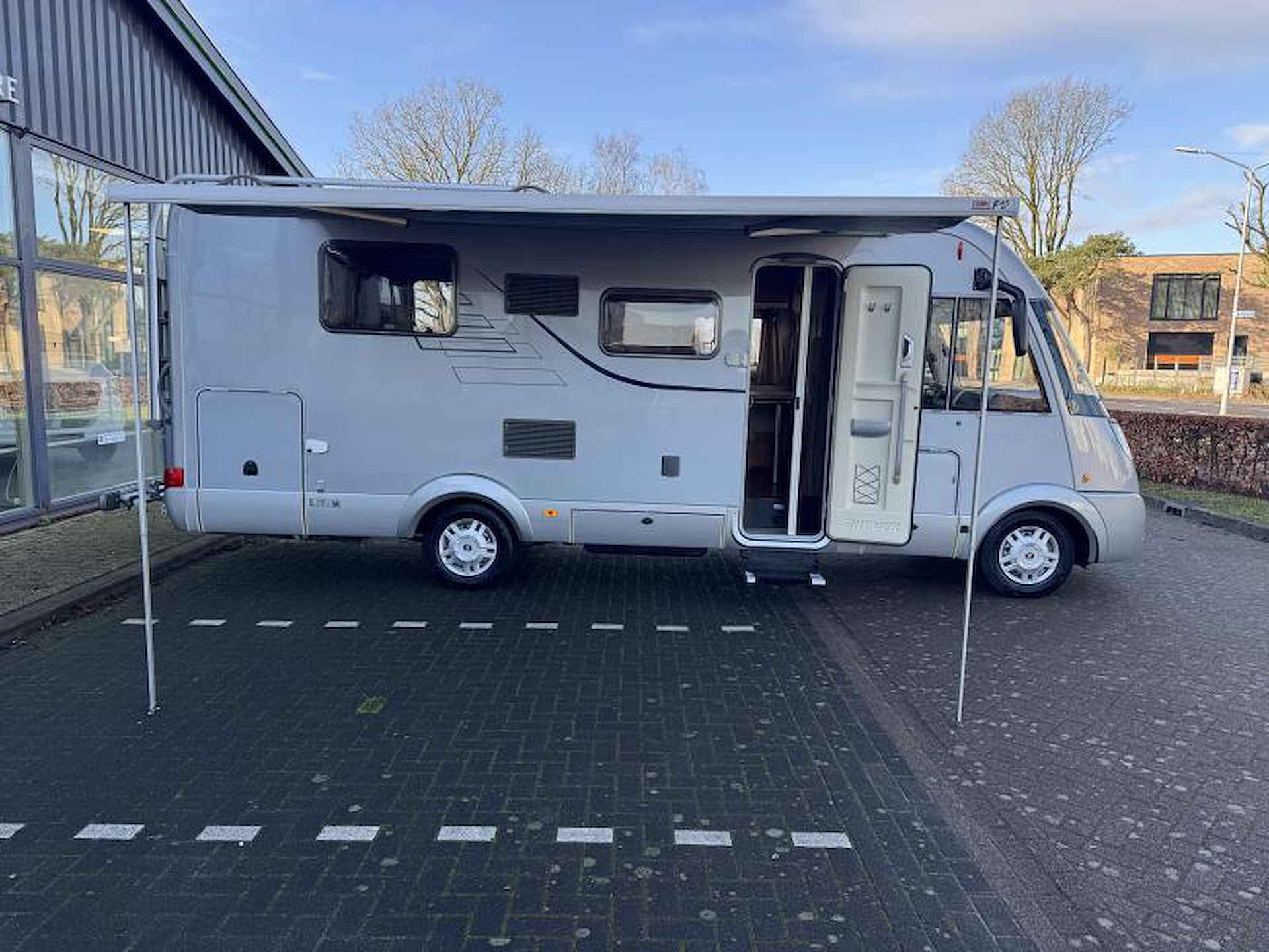 Hymer B698 CL Queensbed - 8/25