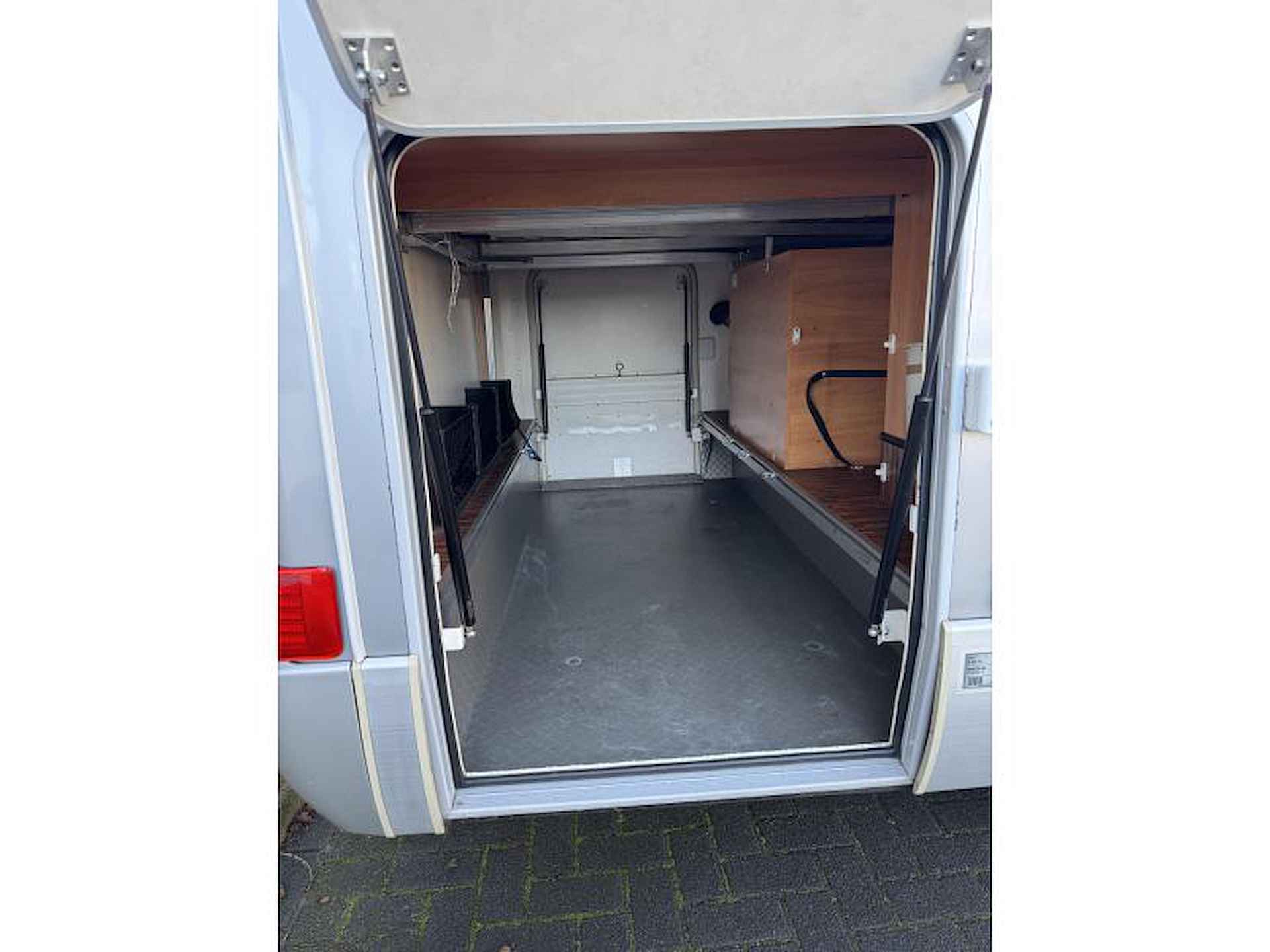 Hymer B698 CL Queensbed - 10/25