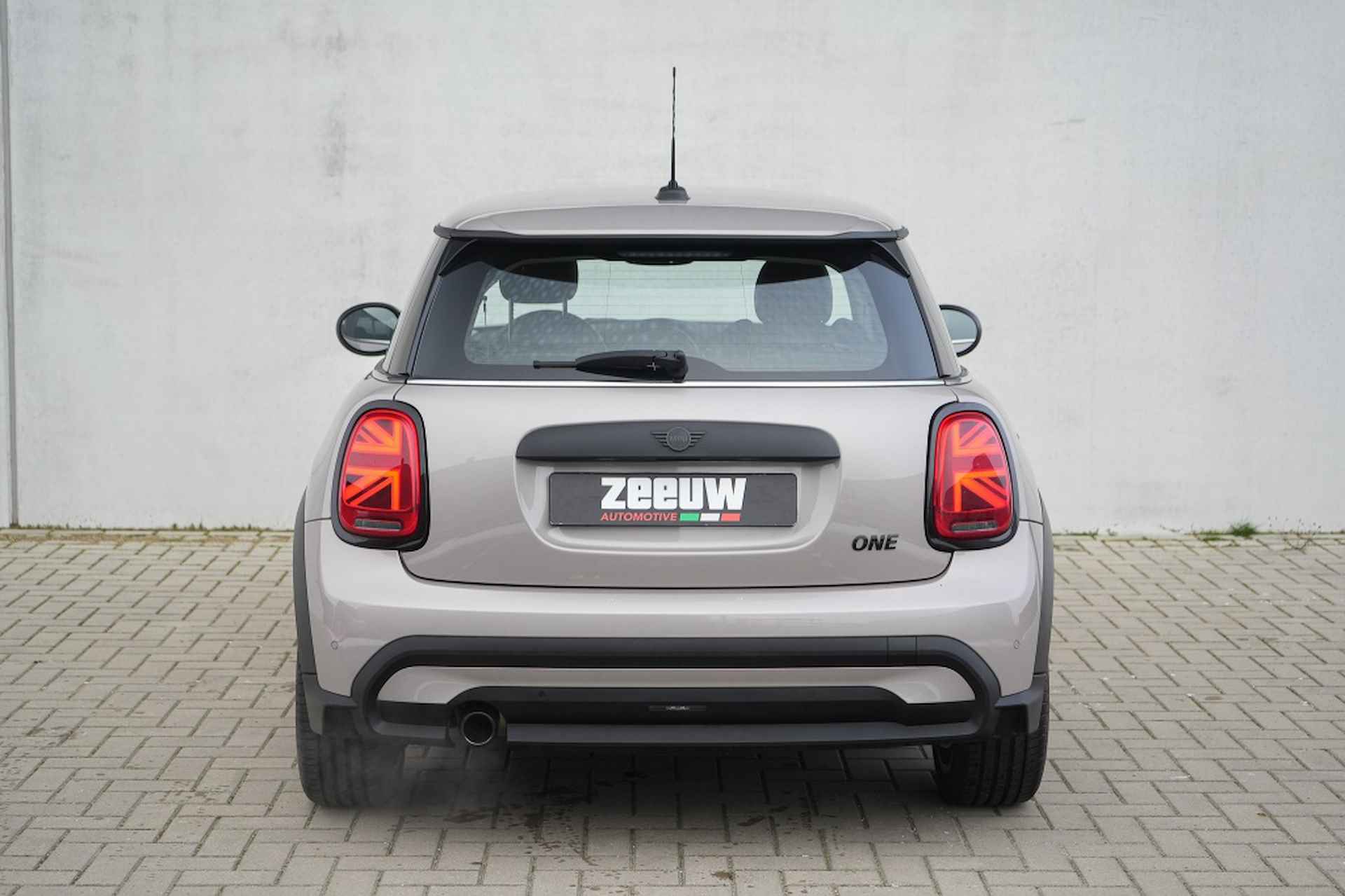 MINI Mini 1.5 One Classic | Automaat | Carplay | PDC | 17" - 20/40