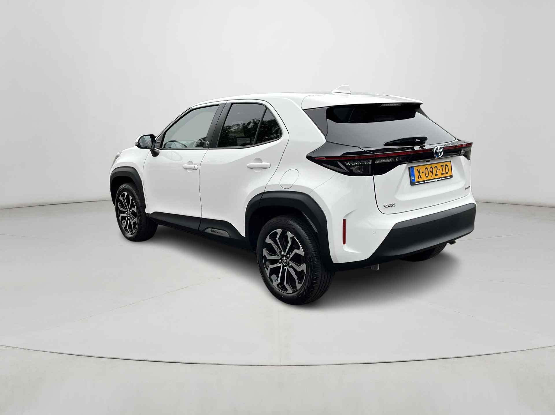 Toyota Yaris Cross 1.5 Hybrid Executive | Navigatie | Apple CarPlay/Android auto | Achteruitrijcamera | Elektrische achterklep - 4/33