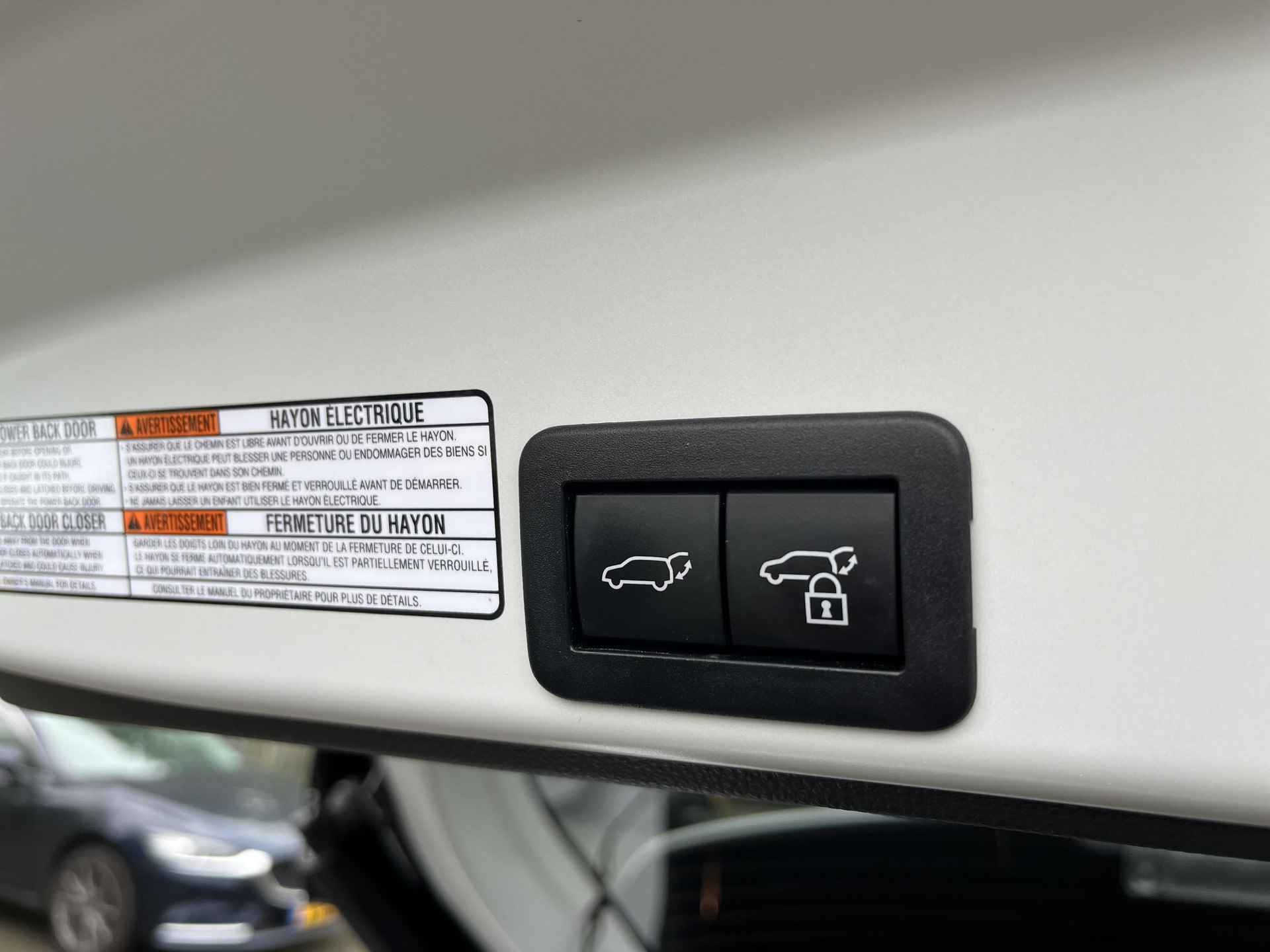 Toyota Yaris Cross 1.5 Hybrid Executive | Navigatie | Apple CarPlay/Android auto | Achteruitrijcamera | Elektrische achterklep - 11/33