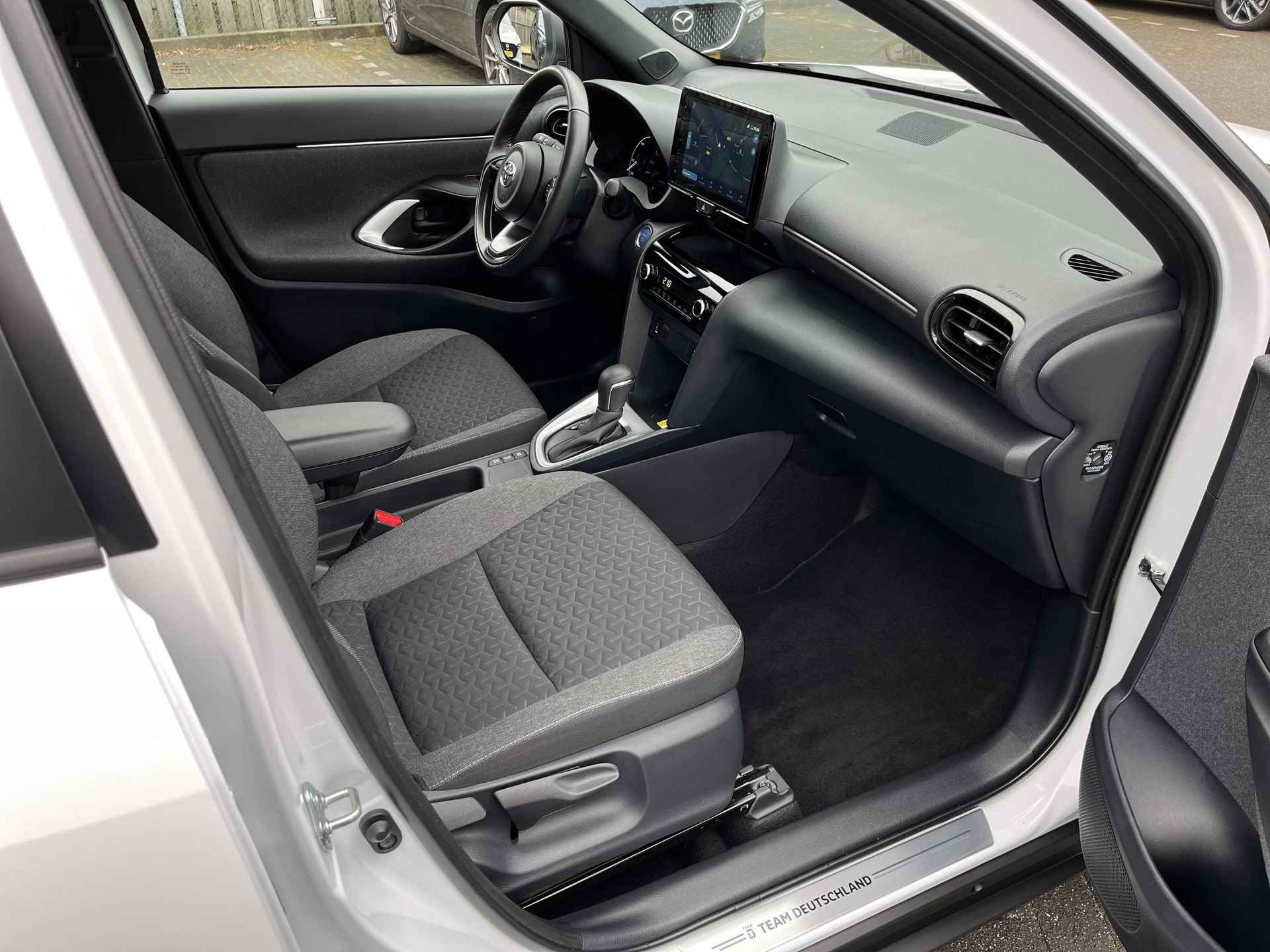 Toyota Yaris Cross 1.5 Hybrid Executive | Navigatie | Apple CarPlay/Android auto | Achteruitrijcamera | Elektrische achterklep - 13/33