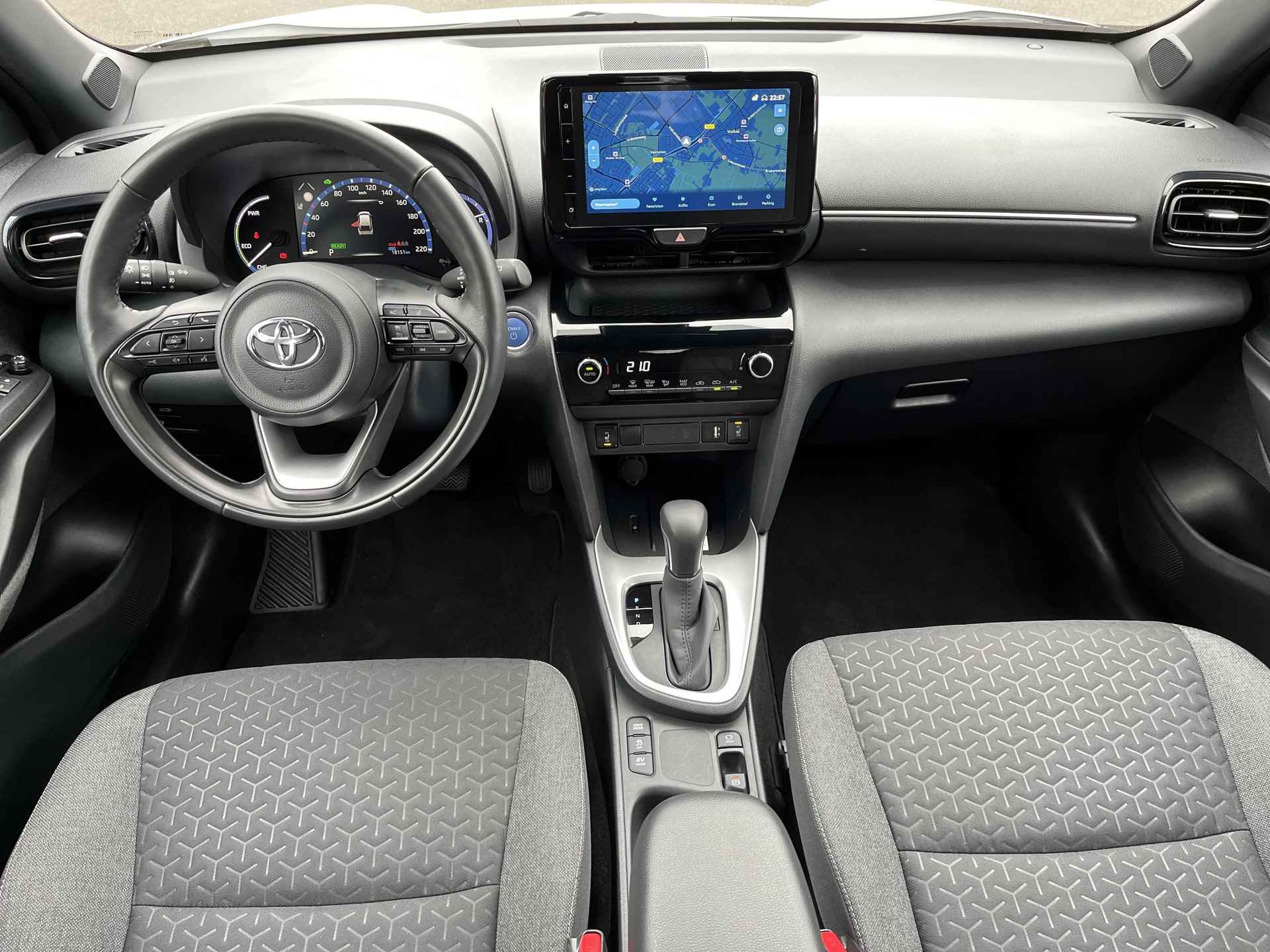 Toyota Yaris Cross 1.5 Hybrid Executive | Navigatie | Apple CarPlay/Android auto | Achteruitrijcamera | Elektrische achterklep - 16/33