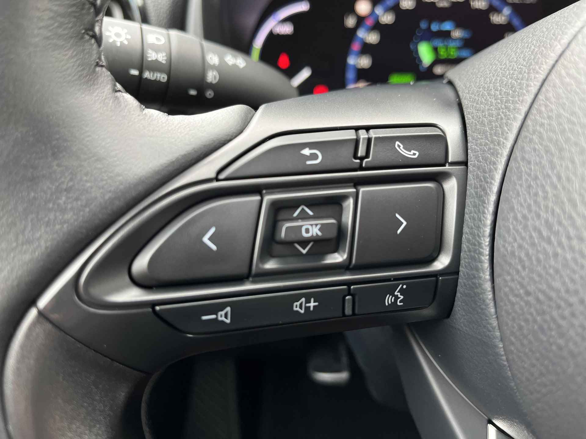 Toyota Yaris Cross 1.5 Hybrid Executive | Navigatie | Apple CarPlay/Android auto | Achteruitrijcamera | Elektrische achterklep - 27/33