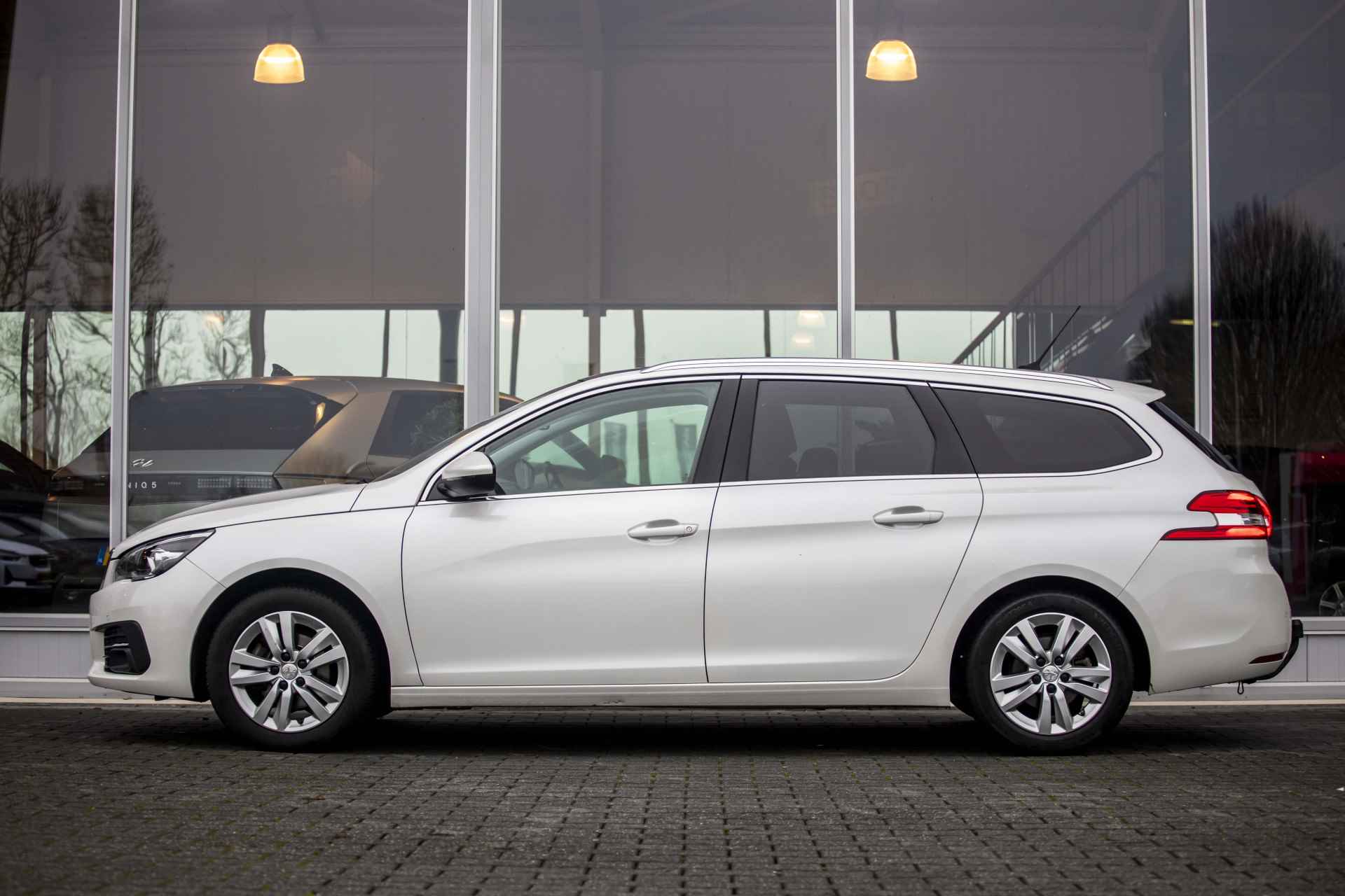 Peugeot 308 SW 1.2 PureTech Blue Lease Premium | Automaat | Pano | Carplay | Camera - 5/43