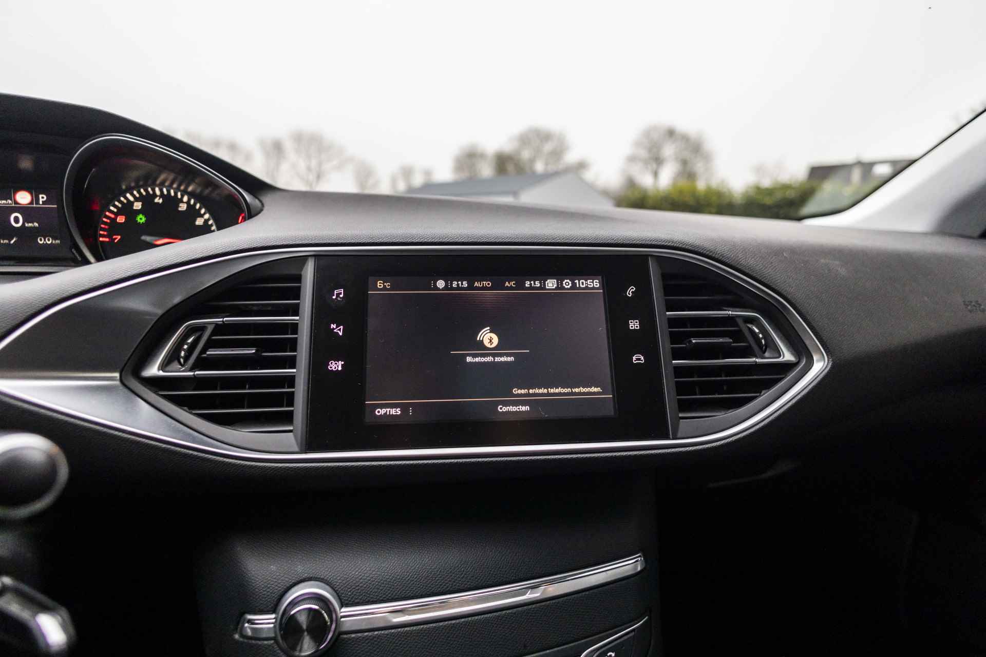 Peugeot 308 SW 1.2 PureTech Blue Lease Premium | Automaat | Pano | Carplay | Camera - 26/43